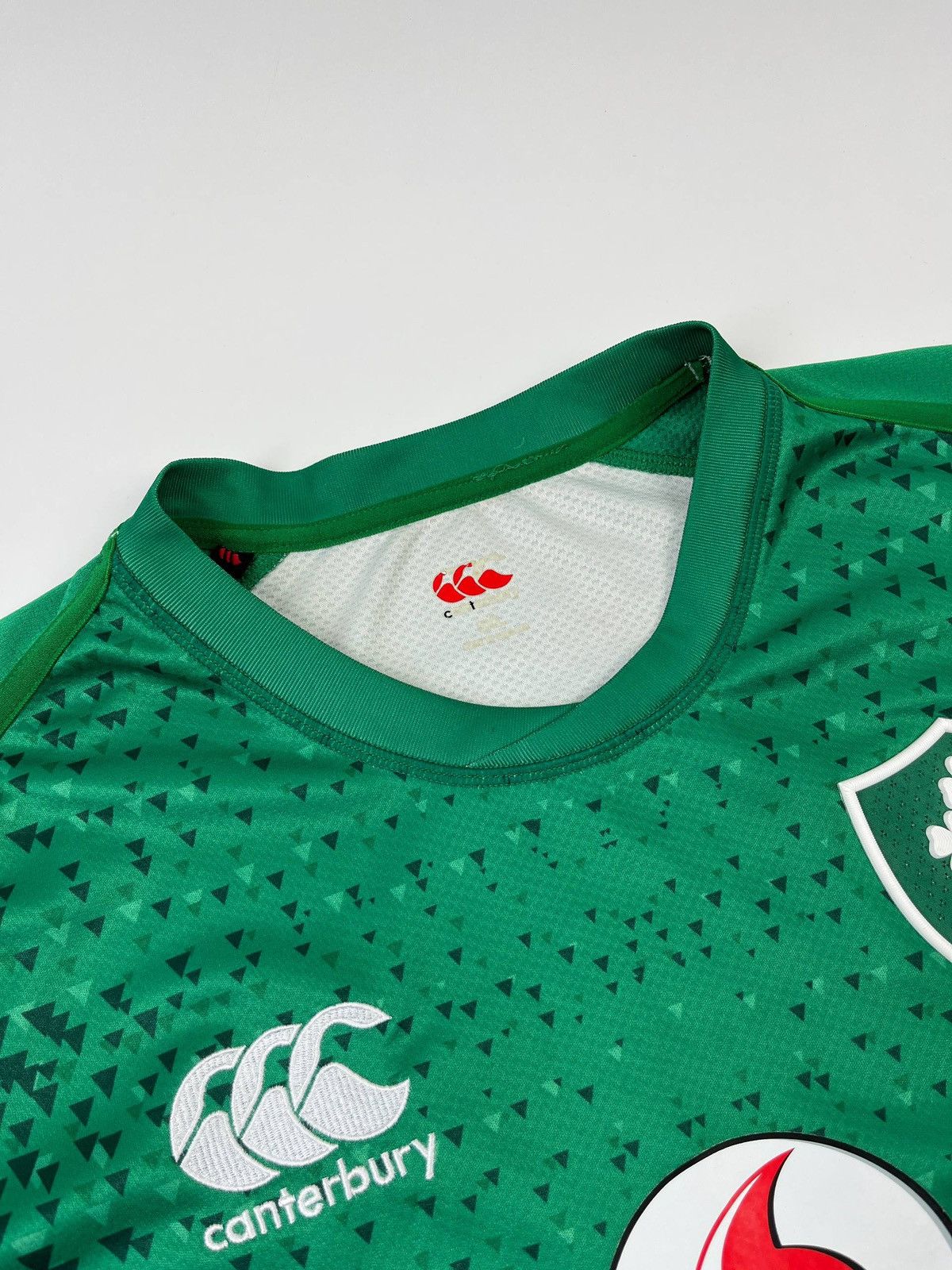 Canterbury of New Zealand Canterbury Ireland IRFU Rugby Jersey Vodafone Rare Ireland Size US L / EU 52-54 / 3 - 7 Thumbnail