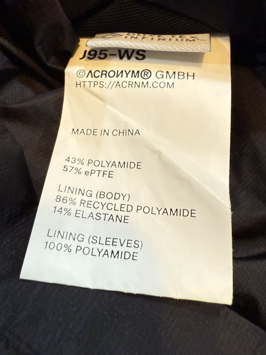 Acronym Acronym J95-WS Windstopper in Black Size M Size US M / EU 48-50 / 2 - 10 Thumbnail