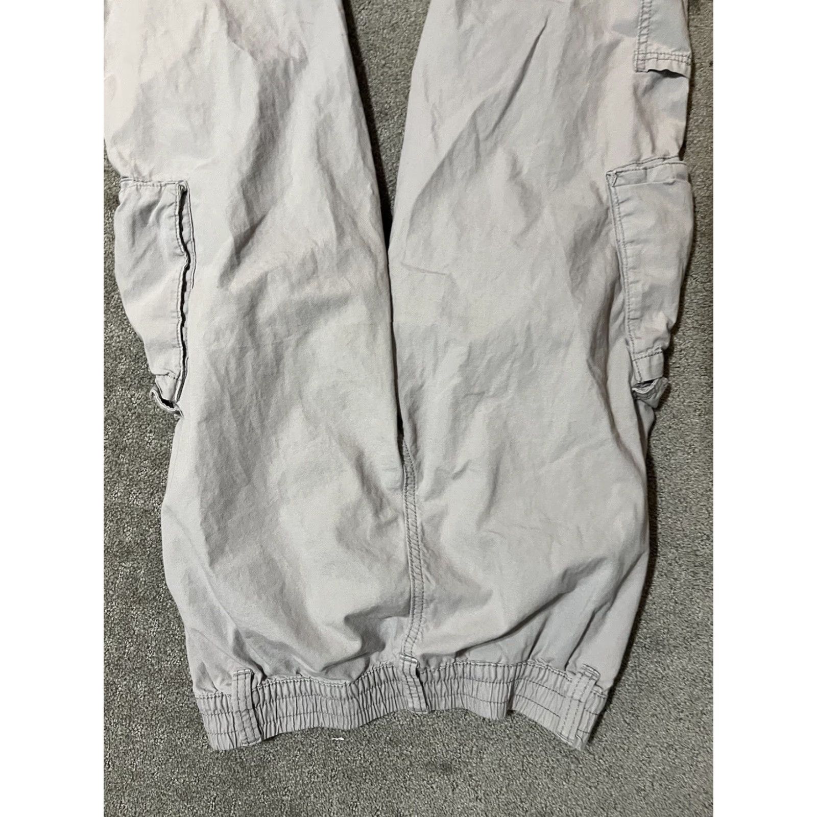 H&M Divided by H&M Gray Cargo Pants High-Rise 4 Womens Pockets Cotton Canvas Jogger Style Casual Workwear (Adult) Womens Size 27" / US 4 / IT 40 - 4 Thumbnail