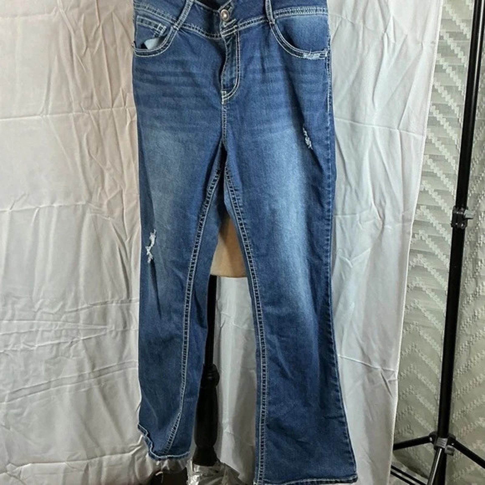 Other WallFlower Luscious Curvy” Bootcut Jeans mbroidered Back S17 Size 38" / US 16 / IT 52 - 1 Thumbnail