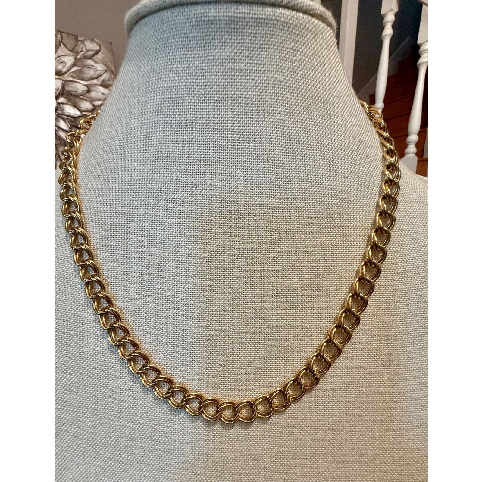 Givenchy Vintage givency Gold Tone necklace 18” Size ONE SIZE - 1 Thumbnail