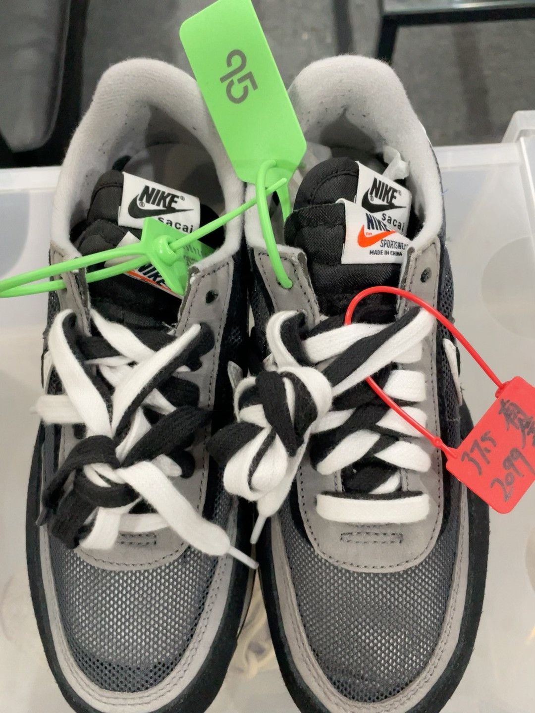 Nike Nike Lowtop Sneakers 5.5 Men Size US 5.5 / EU 38 - 1 Thumbnail