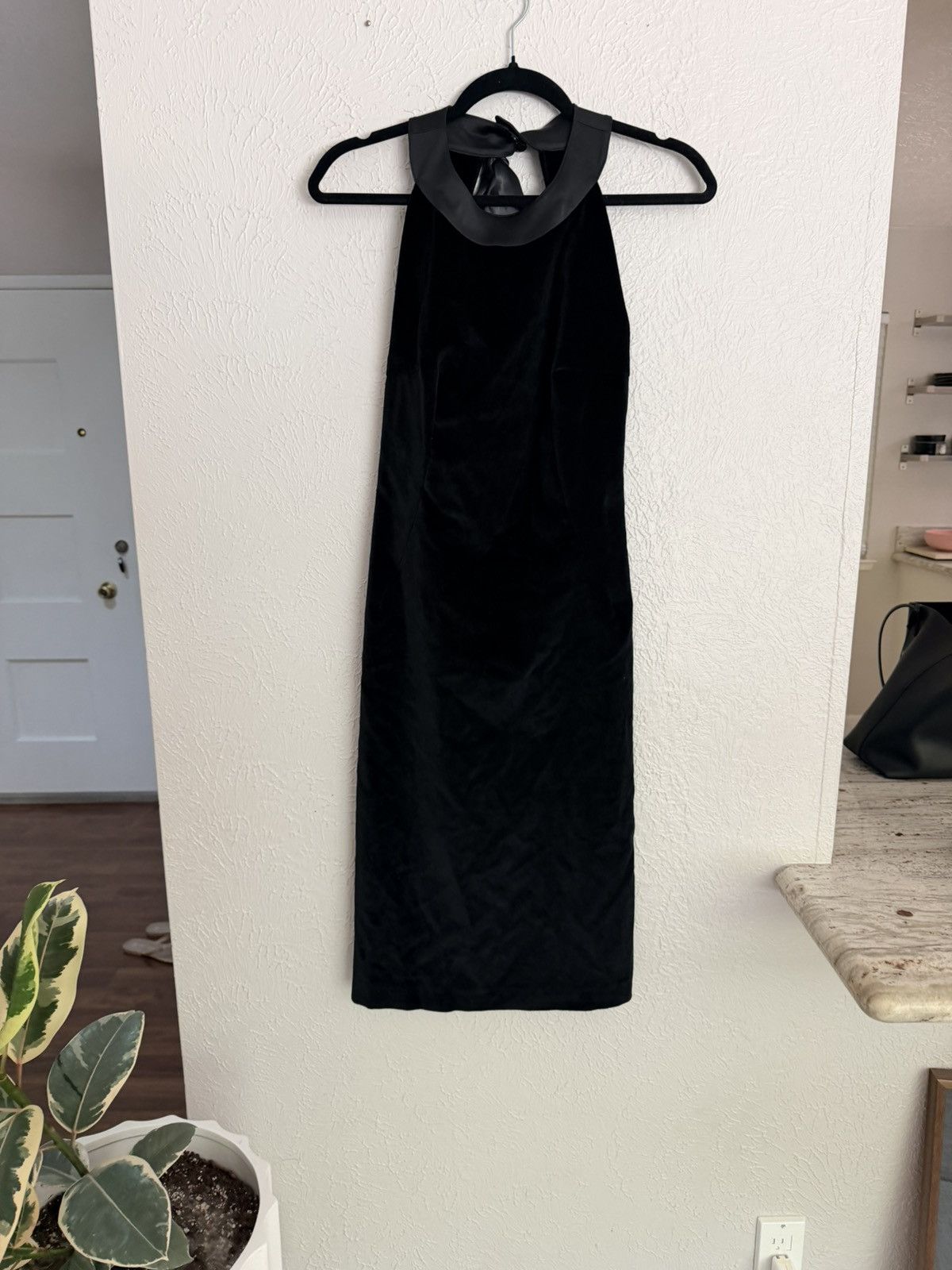 Tara Jarmon Tara Jarmon 90s black velvet open back halter mini dress Size S / US 4 / IT 40 - 20 Thumbnail