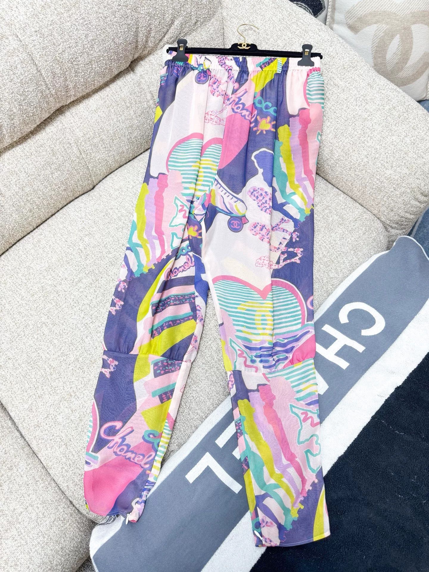 Chanel Chanel 24C Graffiti Silk Pants Size US 38 / EU 54 - 1 Thumbnail