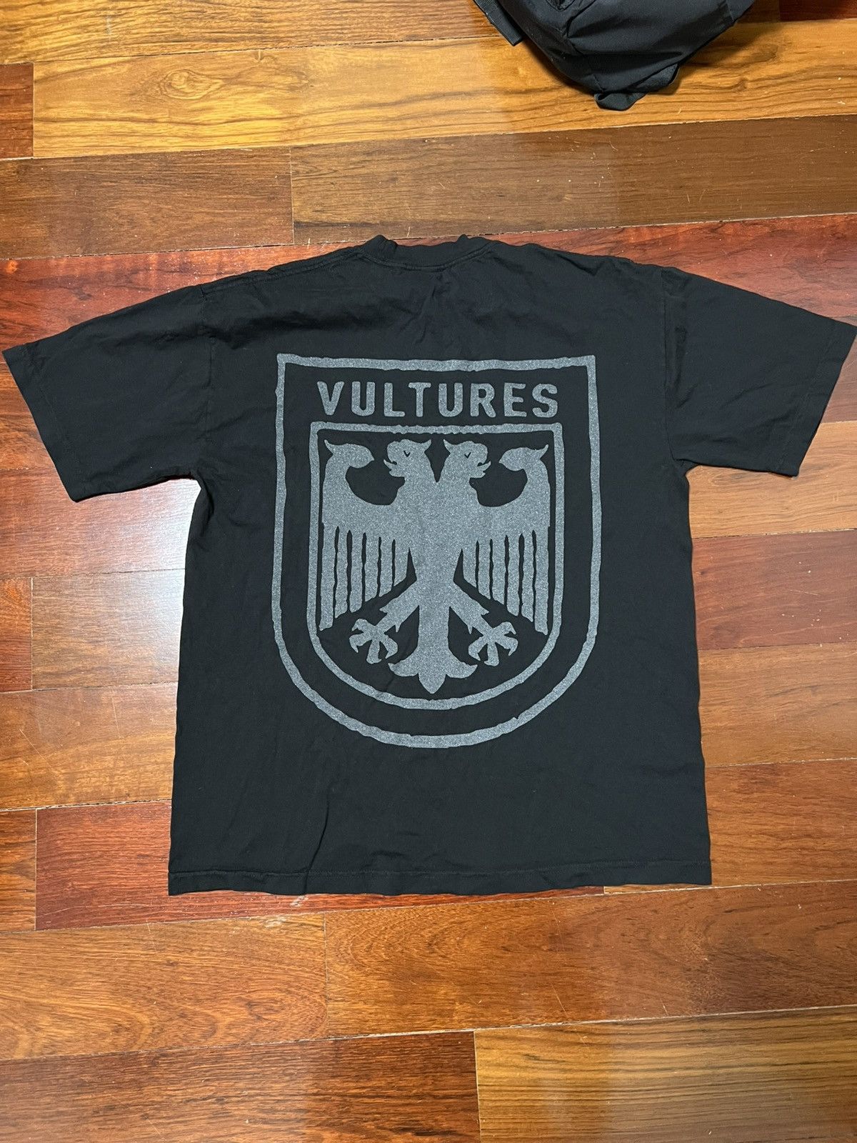Yeezy Yeezy OG Vultures Tee x LA Apparel Size US L / EU 52-54 / 3 - 1 Thumbnail