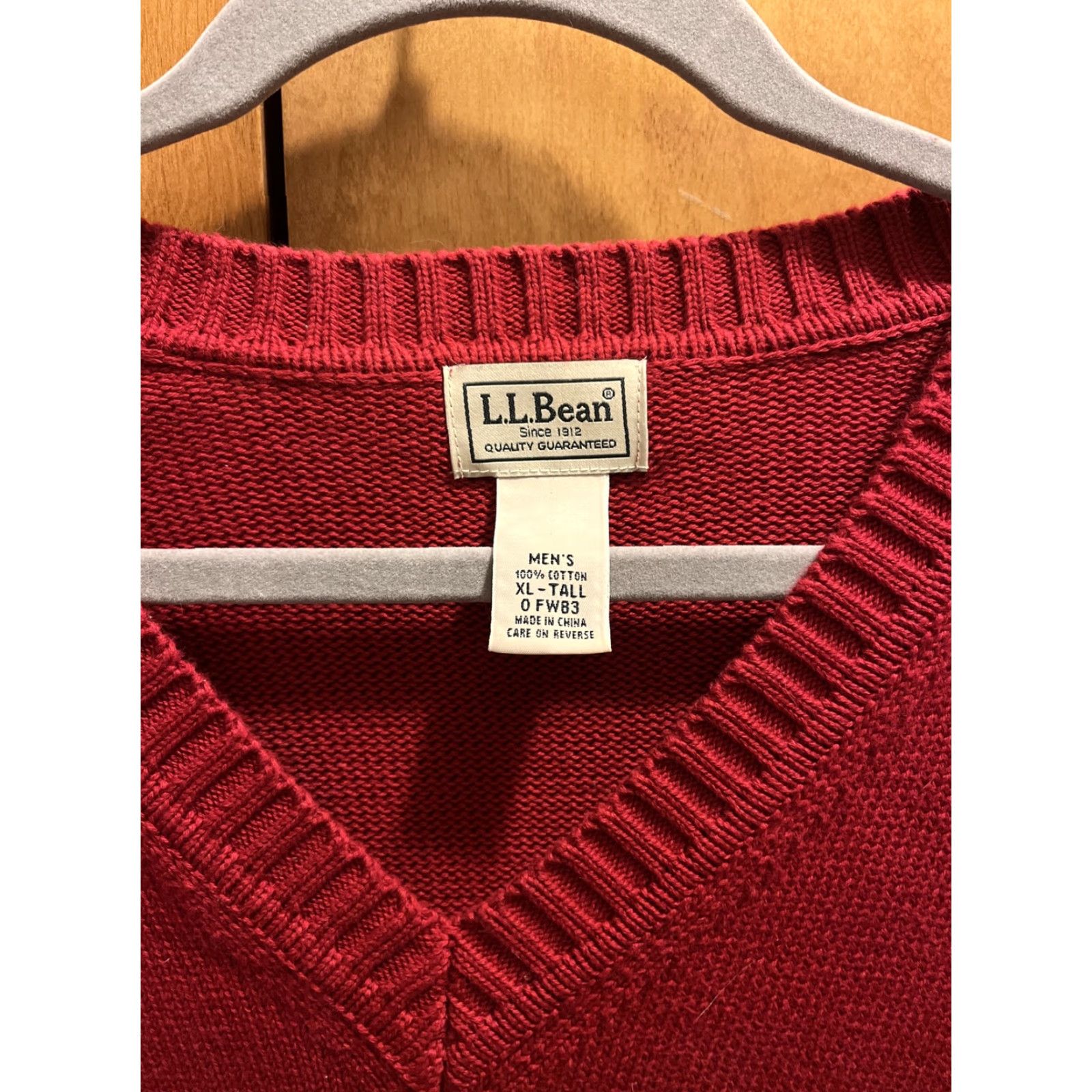 Vintage VINTAGE L.L. Bean Sweater Men XL Tall Red V-Neck Long Sleeve Knit Pullover Casual 90s USA Size US XL / EU 56 / 4 - 2 Thumbnail