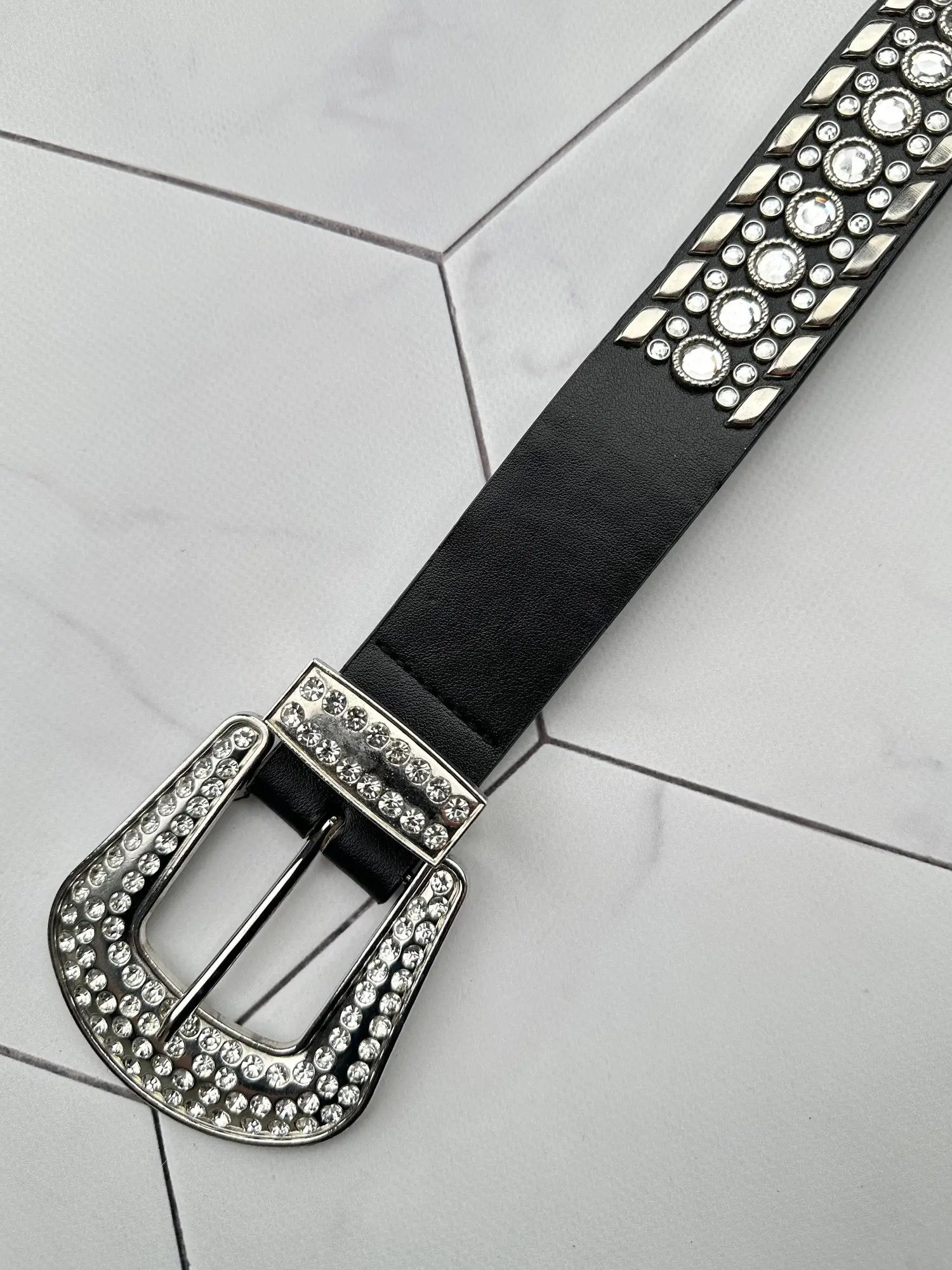 Japanese Brand Vintage Belt With Metal and Stones (B375)E2 Size 32 - 1 Thumbnail