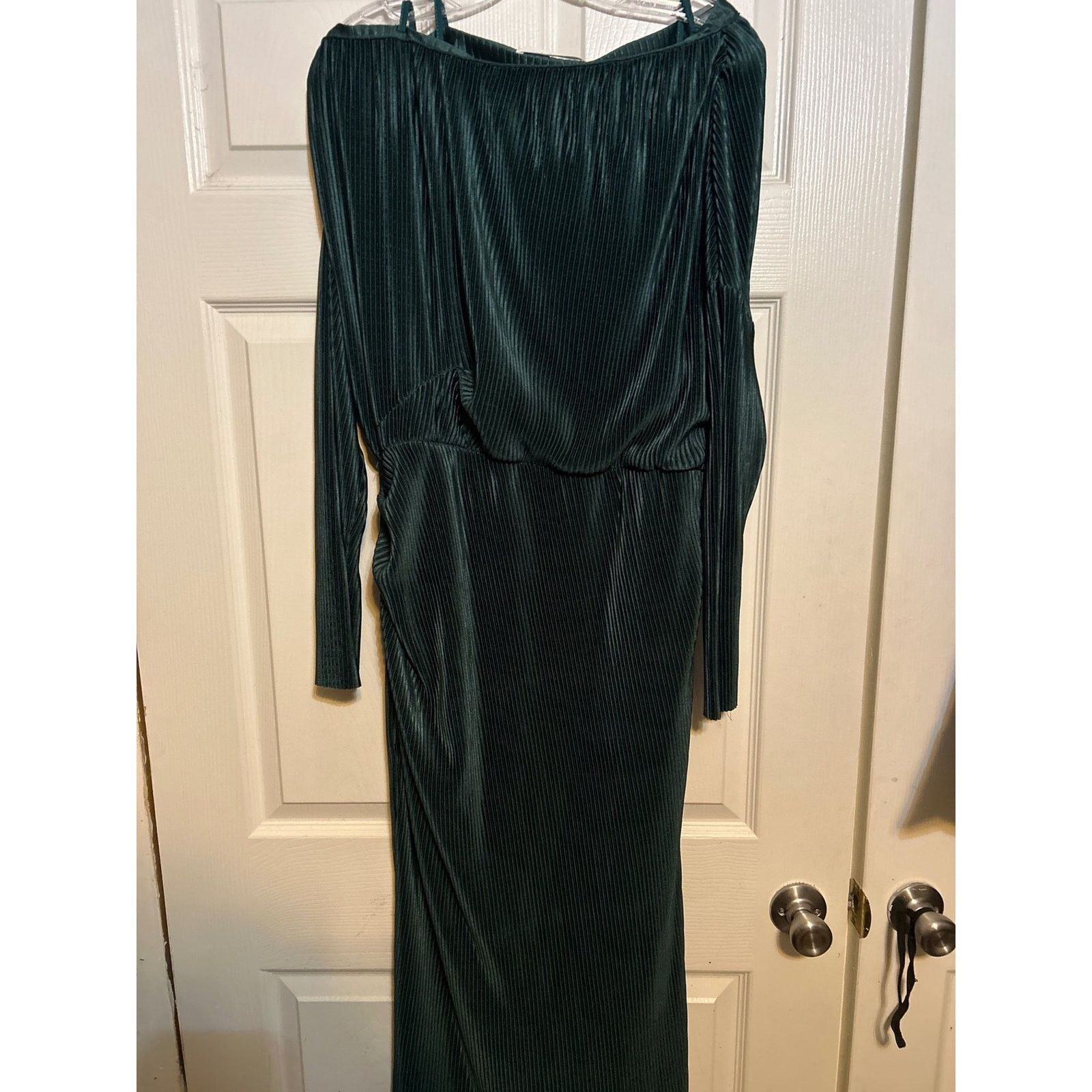 ASTR The Label ASTR The Label Emerald Green Plisse Off Shoulder Maxi Large Size L / US 10 / IT 46 - 1 Thumbnail
