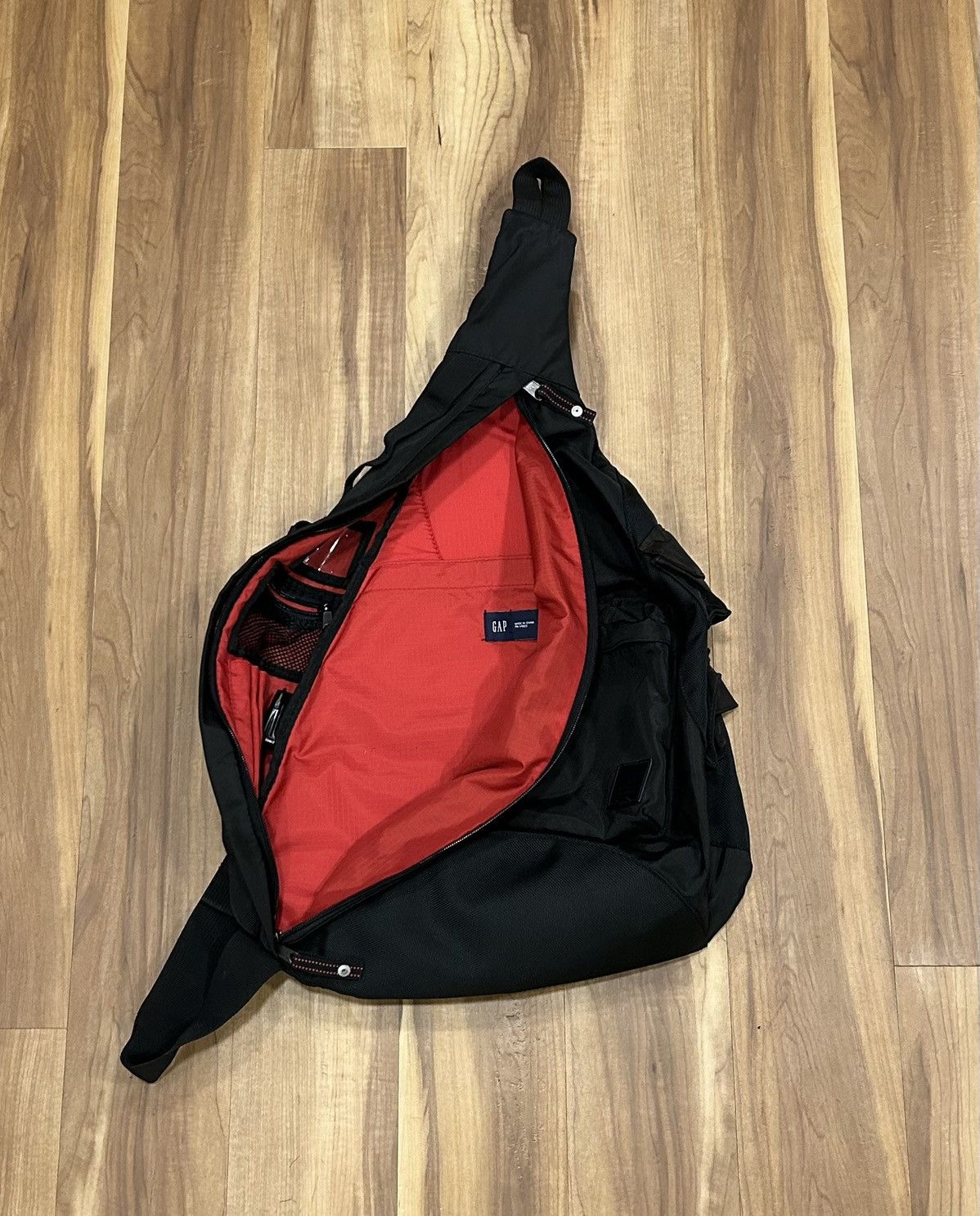 Gap Y2K GAP Cross Body Sling Backpack Size ONE SIZE - 2 Thumbnail