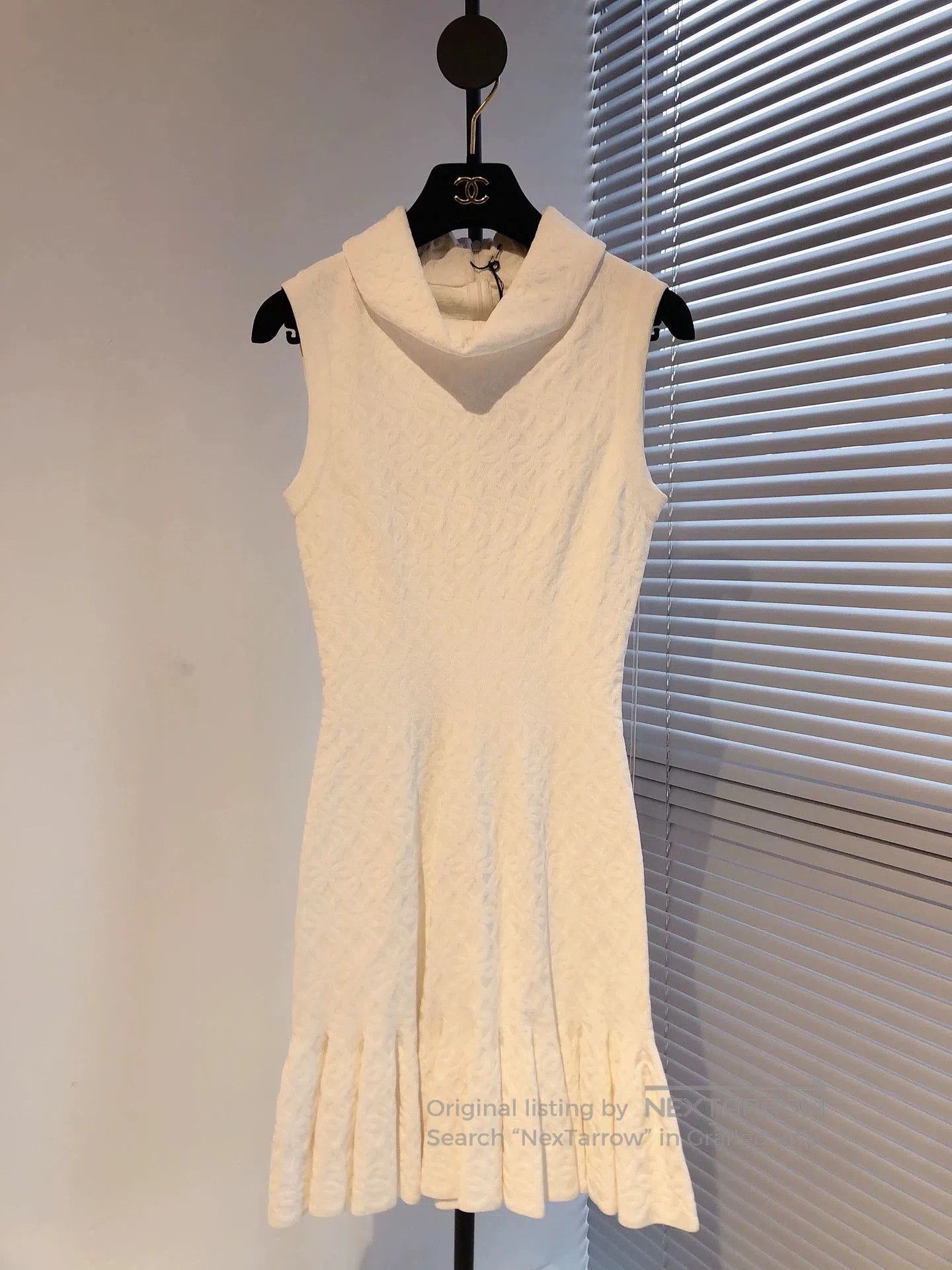 Vintage ALAIA White Sleeveless Bodycon Dress. Size US S / EU 44-46 / 1 - 1 Thumbnail