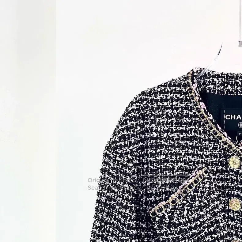 Chanel Chanel 21A Castle Series Black and White Tweed Pink Leathe Size XXS / US 00 / IT 34 - 3 Thumbnail