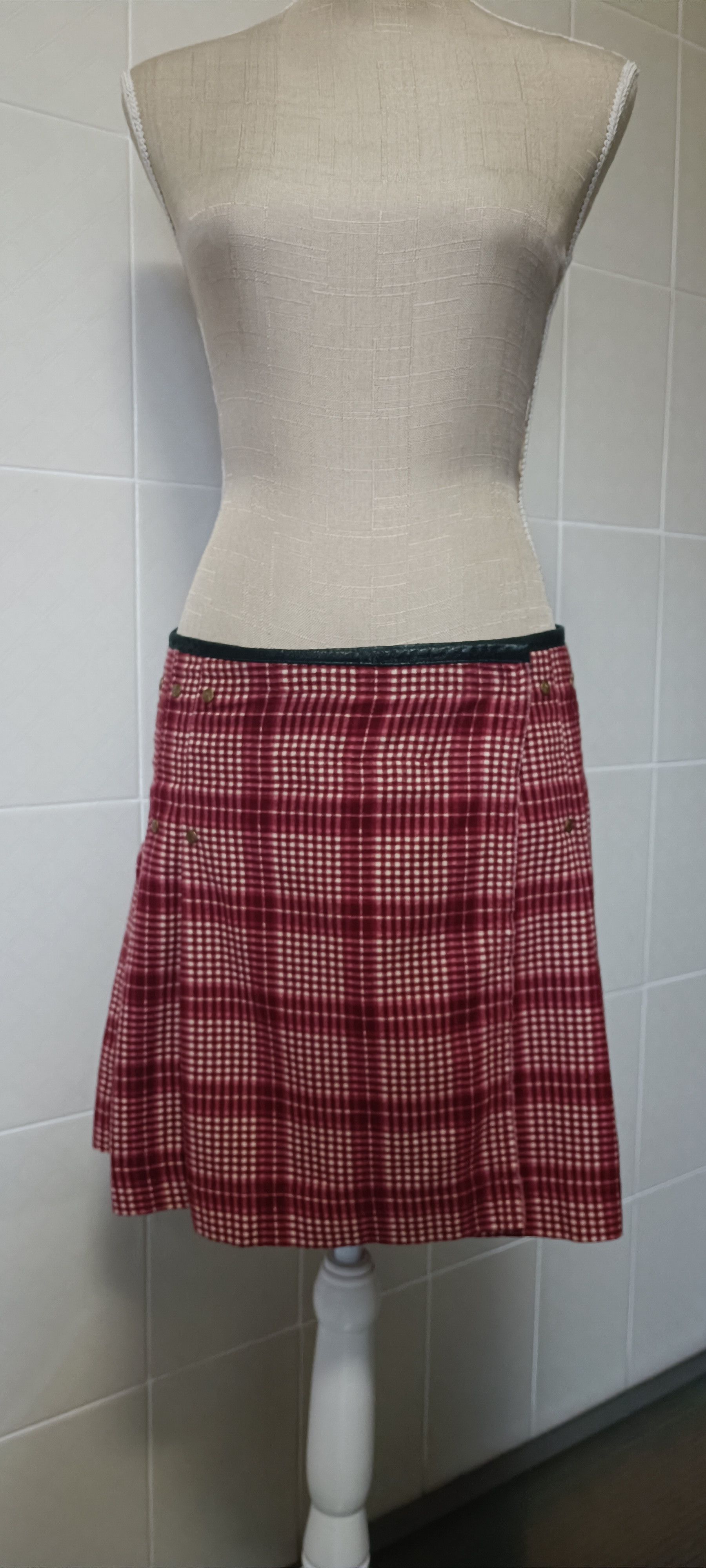 image of Archival Clothing x Jean Paul Gaultier 90's - Mini Pleated Skirt With Tartan Print in Burgundy, Wom