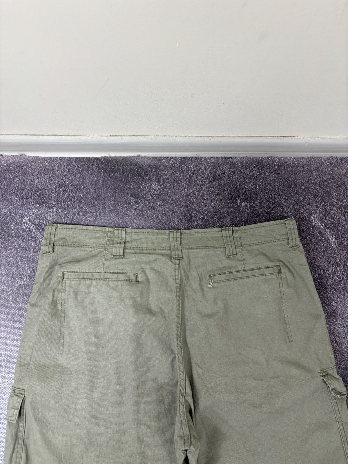 Vintage Vintage Wrangler USA Relaxed Fit Khaki Green Cargo Shorts Size US 38 / EU 54 - 16 Thumbnail