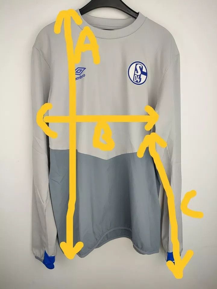 Umbro Schalke 04 umbro training top FOOTBALL Kit SHIRT SOCCER Size US L / EU 52-54 / 3 - 7 Thumbnail