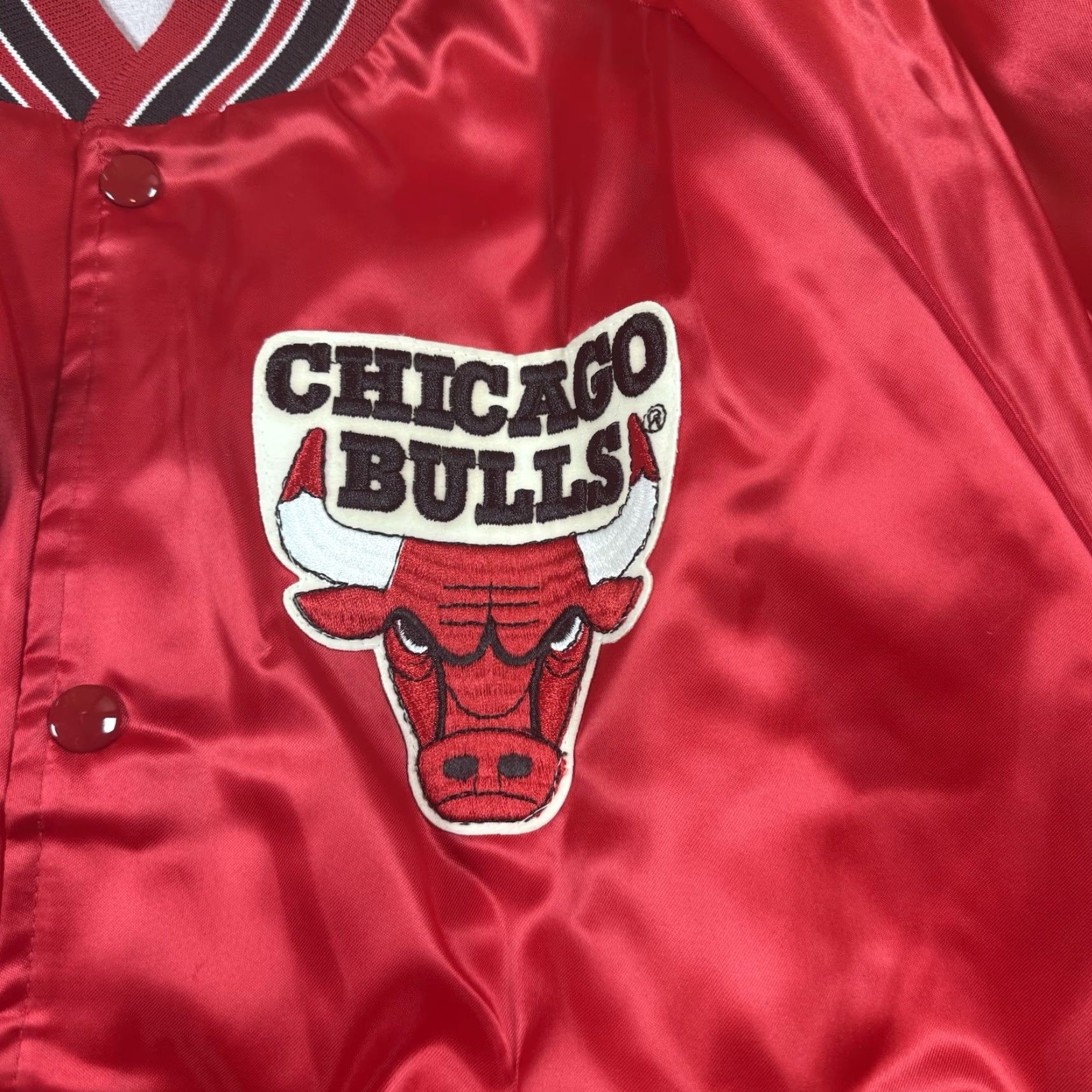 Vintage VINTAGE Flight Jacket Bomber Jacket Mens XL Red Satin Nylon USA Made Chicago Bulls Chalk Line USA Theme Lined USA Bulls? Size US XL / EU 56 / 4 - 3 Thumbnail