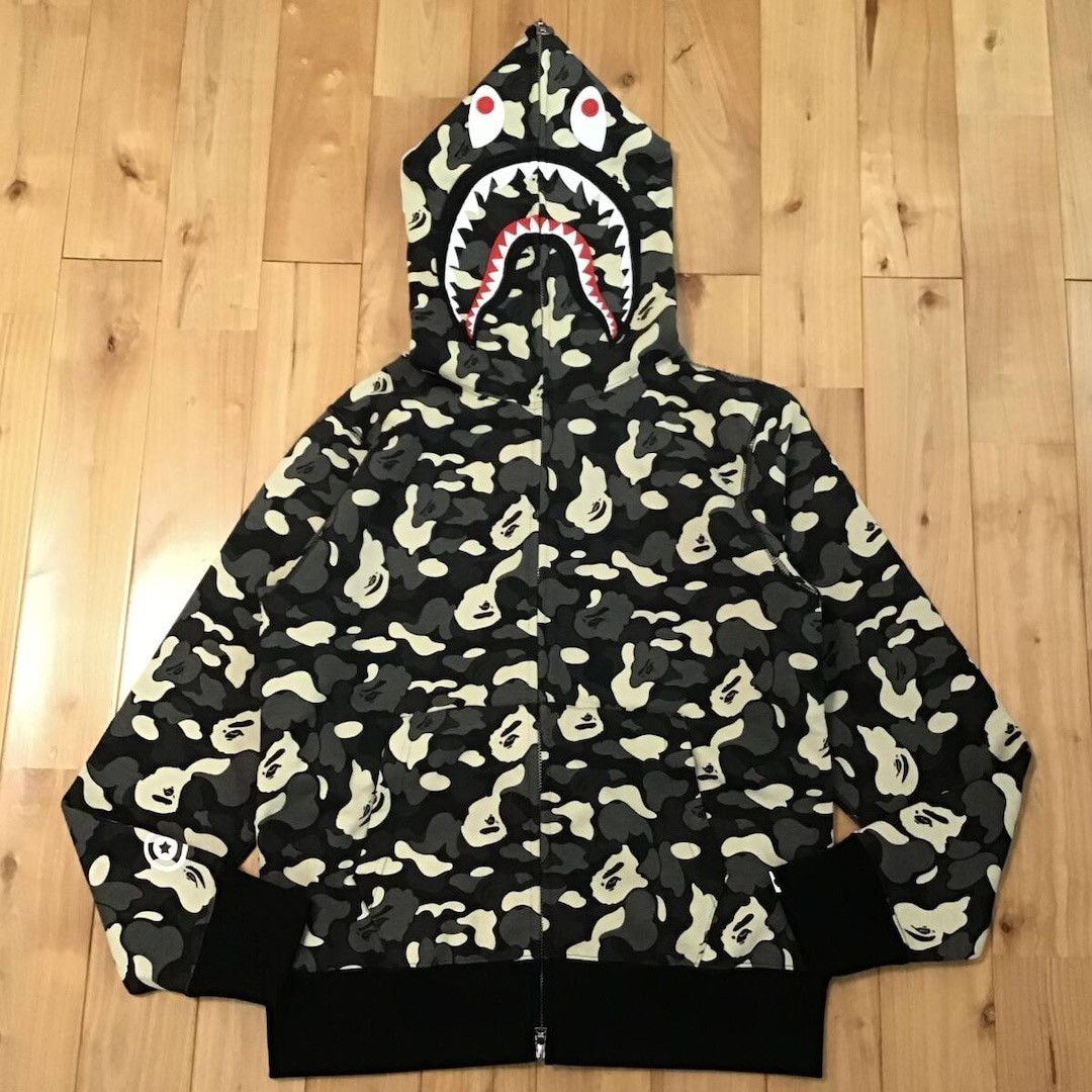 Bape 2024 🔥NYC Store Camo BAPE separate shark full zip hoodie APE Size US S / EU 44-46 / 1 - 1 Thumbnail