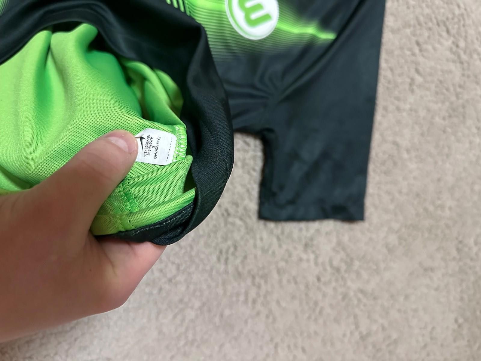 Nike VFL WOLFSBURG 2019/20 Home Football Shirt Soccer Jersey Nike Size US S / EU 44-46 / 1 - 6 Thumbnail