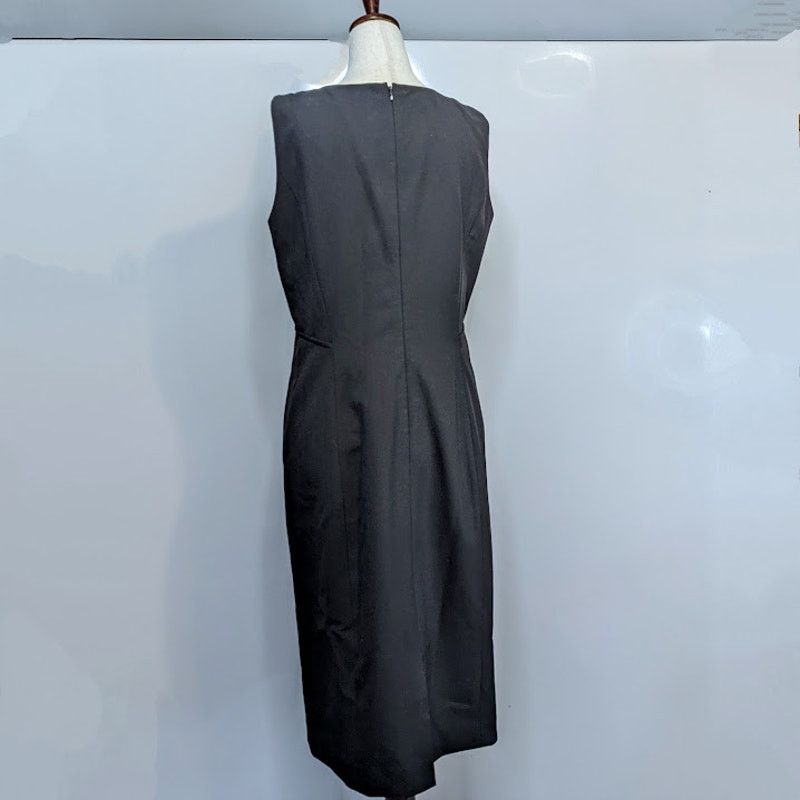 Lafayette 148 Lafayette 148 New York wool sheath v neck dress size 6 Size M / US 6-8 / IT 42-44 - 3 Thumbnail