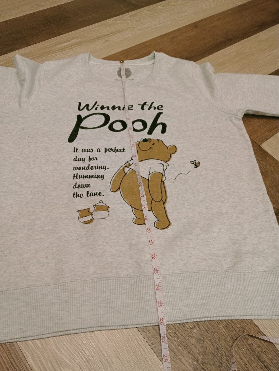 Disney WINNIE THE POOH CREWNECK - SIZE L Size US L / EU 52-54 / 3 - 8 Thumbnail