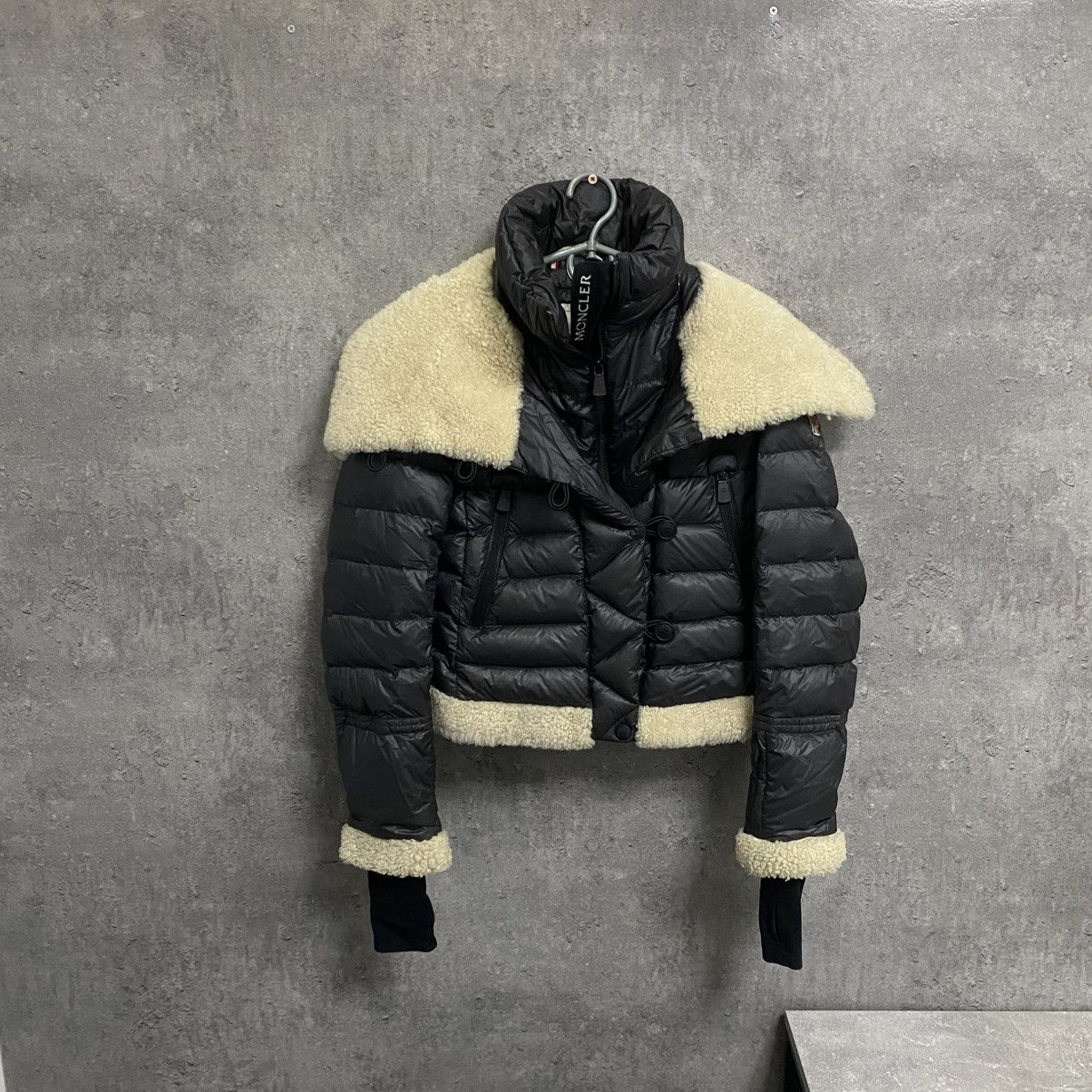 Moncler Vintage Moncler Grenoble Down Puffer Jacket Size XS / US 0-2 / IT 36-38 - 1 Thumbnail