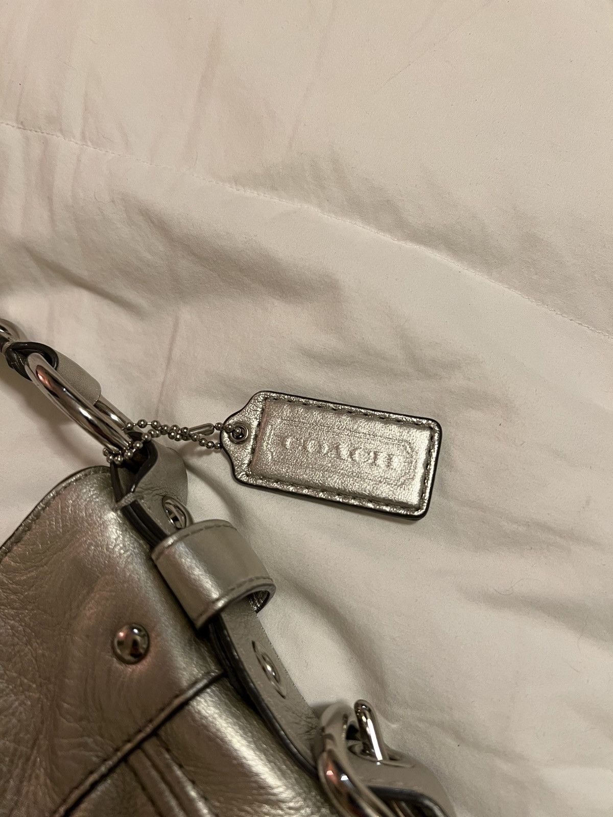 Coach × Vintage silver chrome slouchy coach shoulder bag Size ONE SIZE - 4 Thumbnail