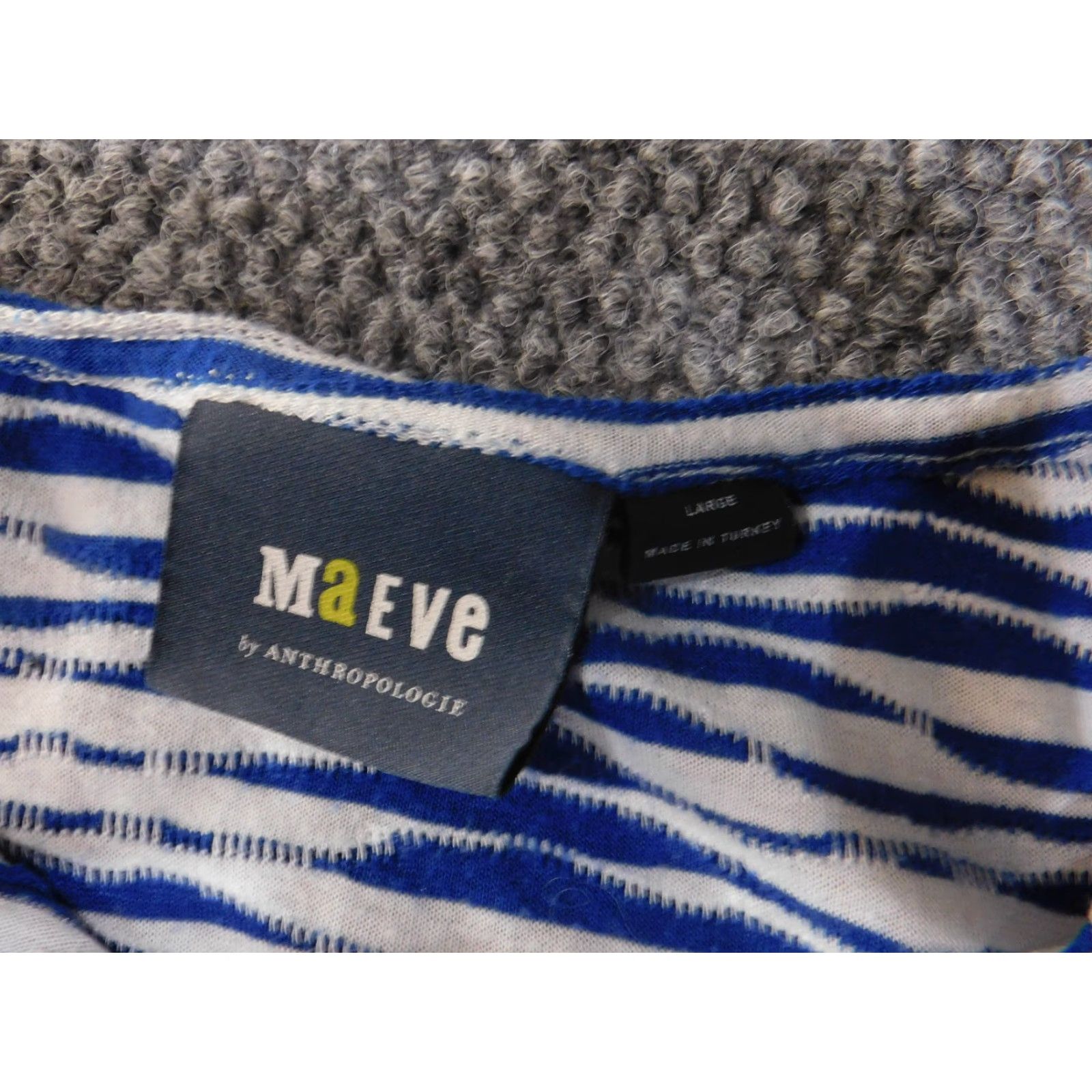 Vintage Maeve Shirt Womens Large Blue Geometric Puff Sleeve Short Sleeve V-Neck Button-Up Casual Spring Summer Womens L Blue Geometric Size L / US 10 / IT 46 - 5 Thumbnail