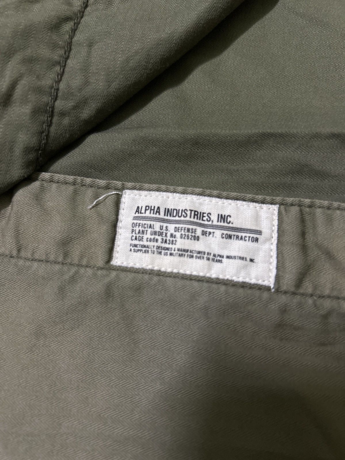 Alpha Industries Vintage Alpha Industries Inc Faded Green Button Down Shirts Size US S / EU 44-46 / 1 - 9 Thumbnail