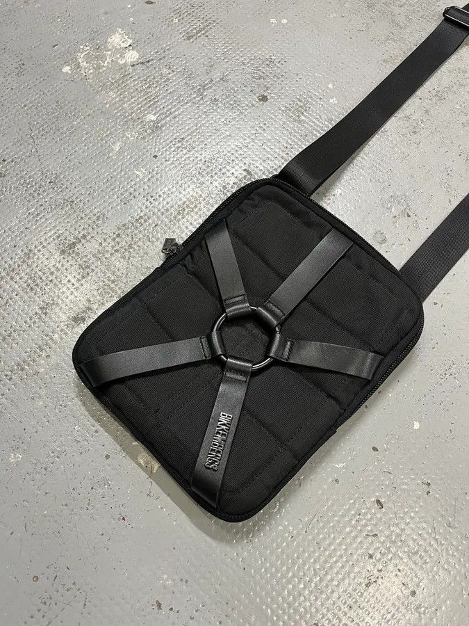 Dirk Bikkembergs 2000s Bikkembergs Harness Black Shoulder Bag Size ONE SIZE - 3 Thumbnail