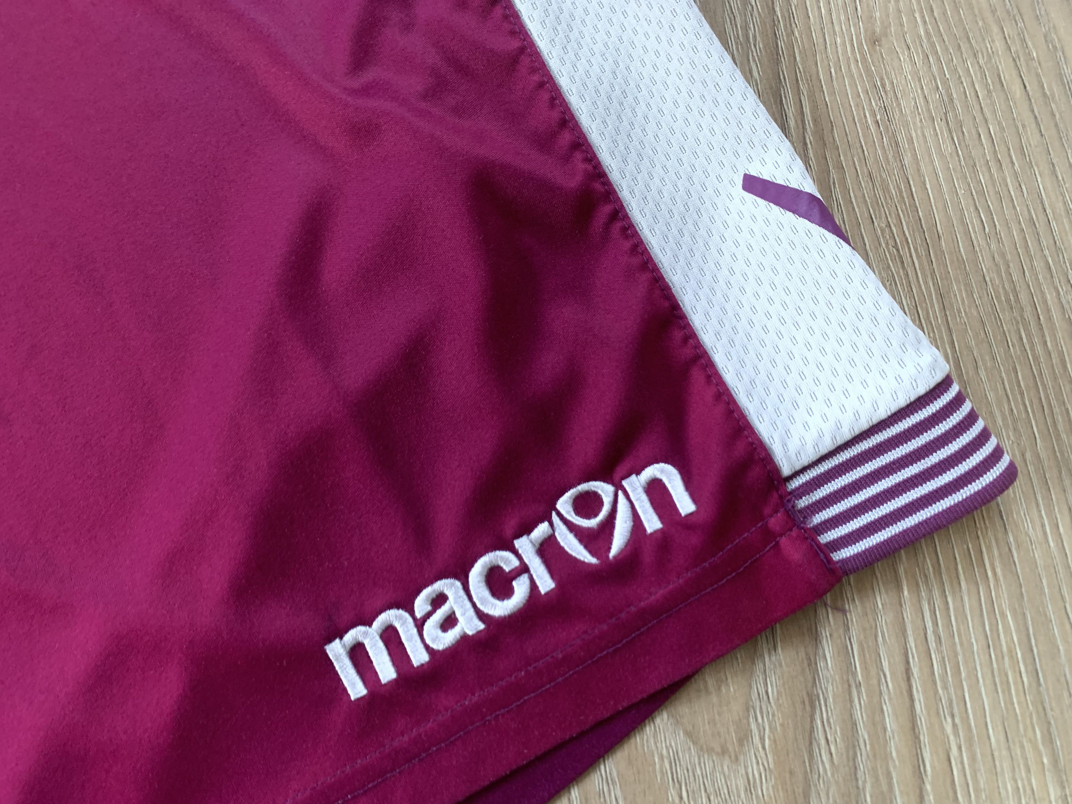 Macron Vintage Macron Aston Villa FC AVFC Football Shorts Size US 33 - 5 Thumbnail