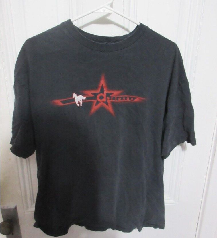 Band Tees Deftones Band T-shirt for Men Women Fans Deftones Band Tee Size US XL / EU 56 / 4 - 2 Thumbnail