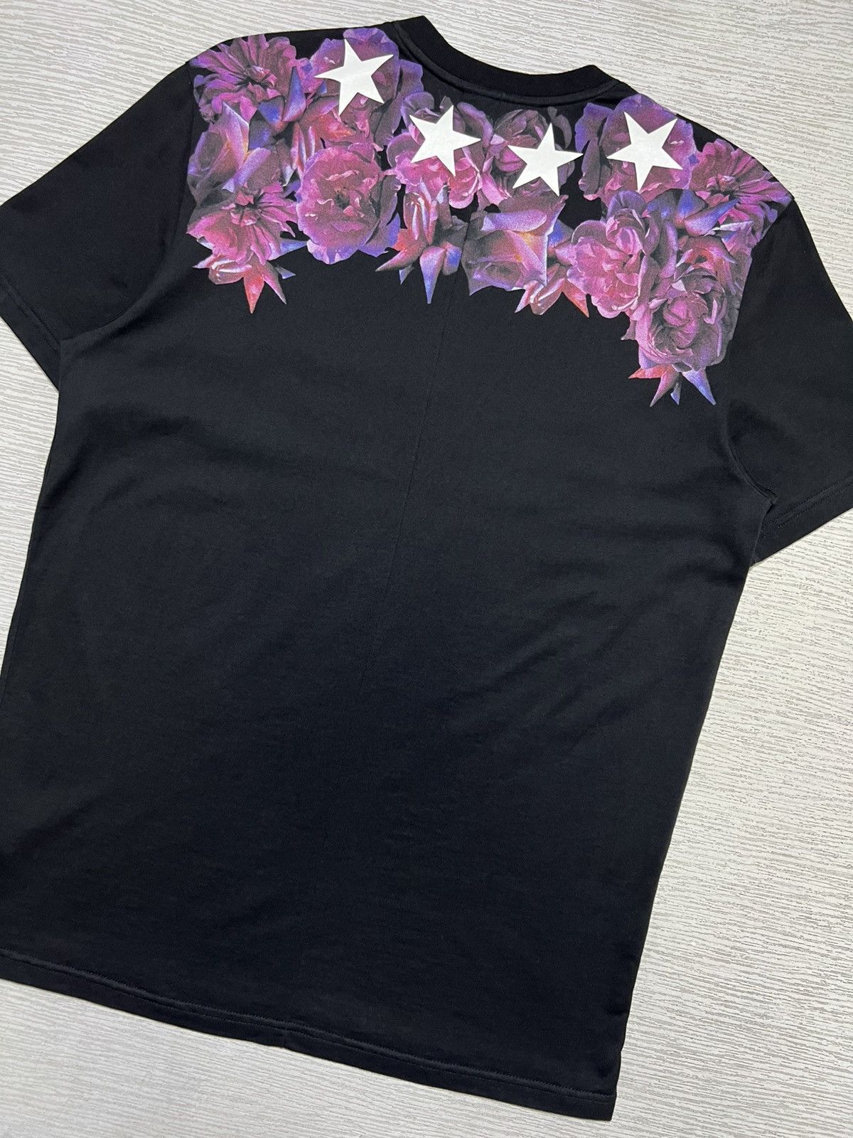 Givenchy Givenchy - Riccardo Tisci - Floral Print Star Neckline Tee Size US L / EU 52-54 / 3 - 8 Thumbnail