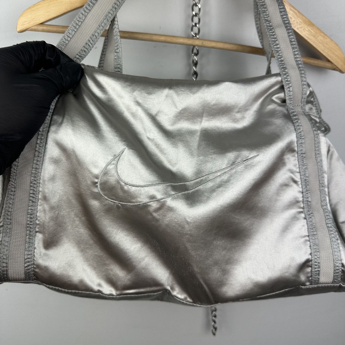 Nike Vintage Nike Silver Nylon Bag Size ONE SIZE - 4 Thumbnail