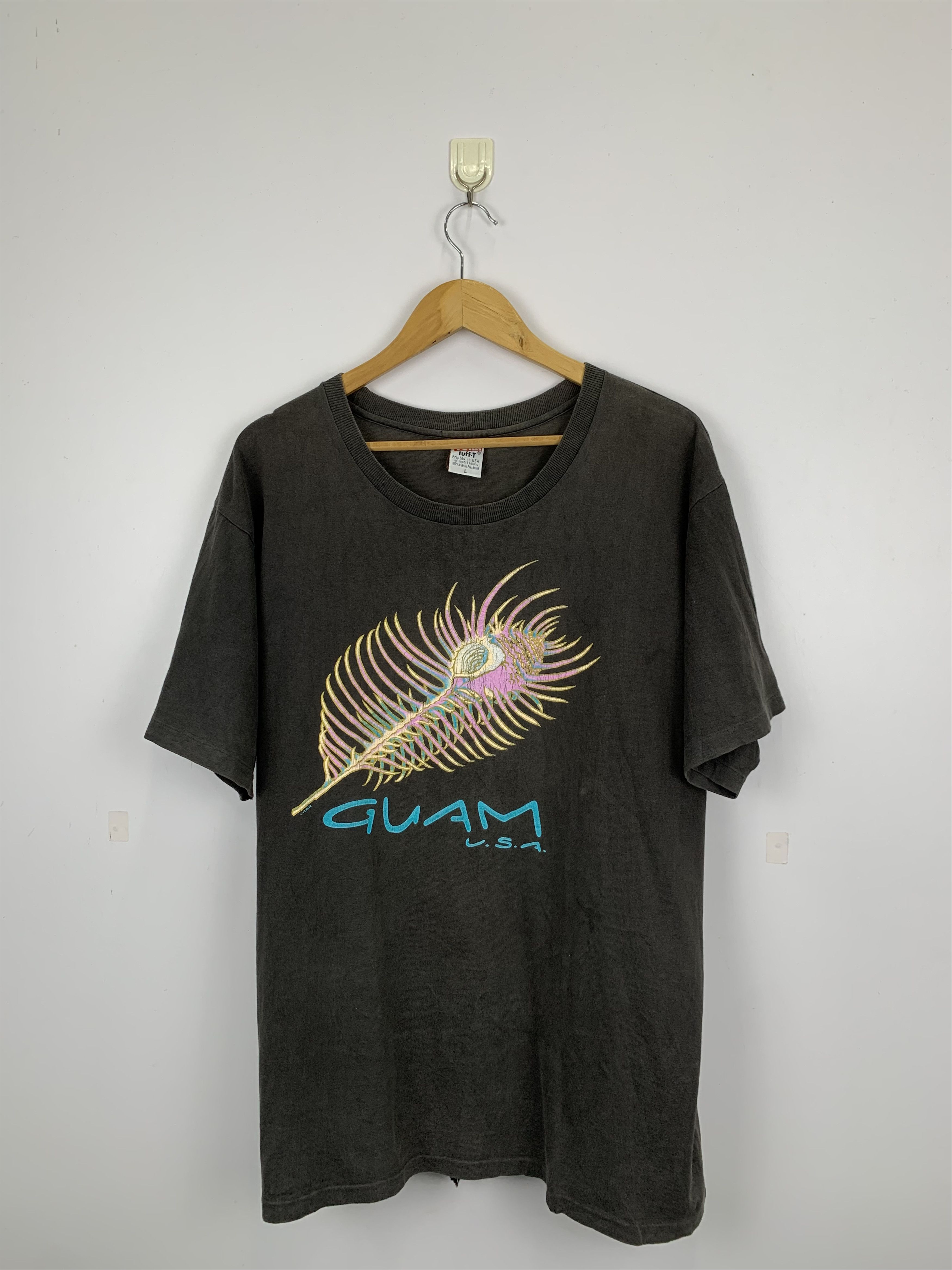 Other Vintage 90s Guam Usa Hawaii T Shirt TA0117 Size US L / EU 52-54 / 3 - 1 Thumbnail