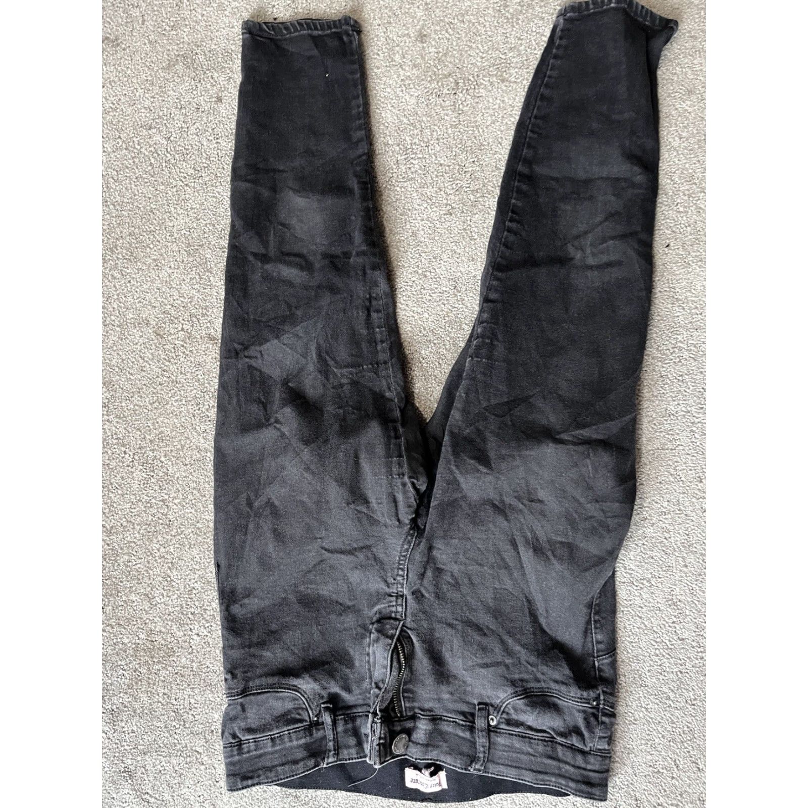 Juicy Couture VINTAGE Juicy Couture Capri Jeans Women Black Size 8 Denim Button 90s Logo Slim Capris Size 30" / US 8 / IT 44 - 3 Thumbnail