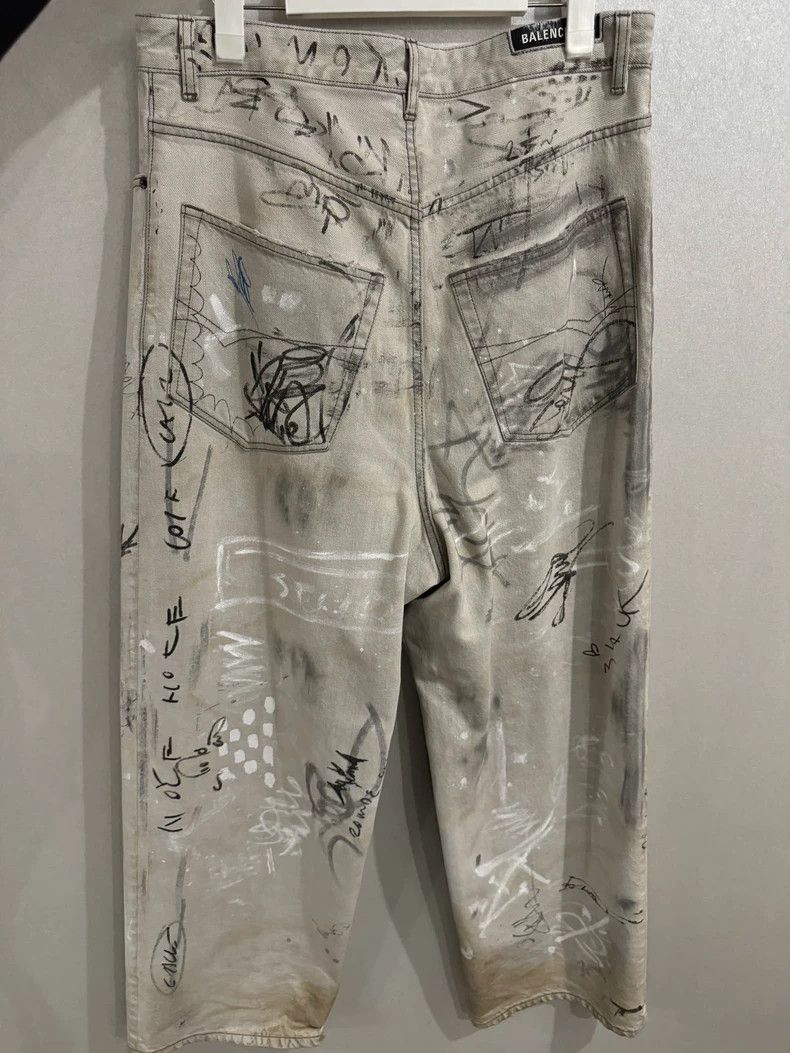 Balenciaga Balenciaga White graffiti jeans 2501-Nextarrow Size US 30 / EU 46 - 4 Thumbnail
