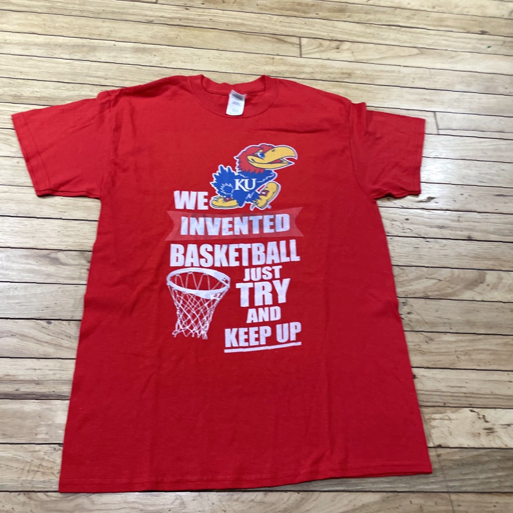 Gildan VINTAGE KANSAS Jayhawks Shirt Men M Red "We Invented Basketball" NCAA March Madness Tee Size US M / EU 48-50 / 2 - 4 Thumbnail