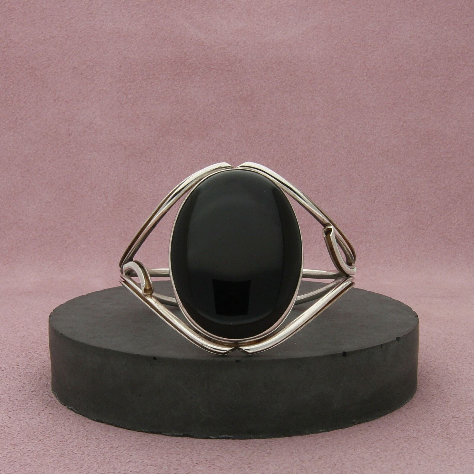 Sterling Silver sterling silver vintage onyx cabochon cuff bracelet size 6in Size ONE SIZE - 1 Thumbnail