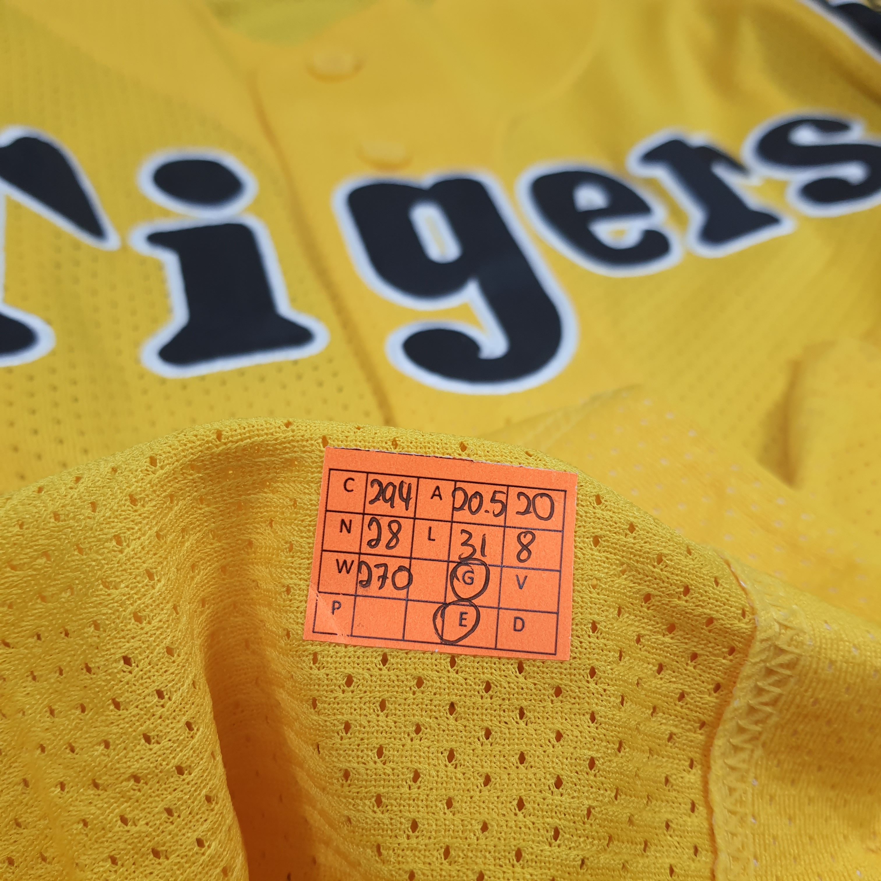 Mizuno Hanshin Tigers Japan Baseball Jersey Mizuno C294N28 Size US M / EU 48-50 / 2 - 9 Thumbnail