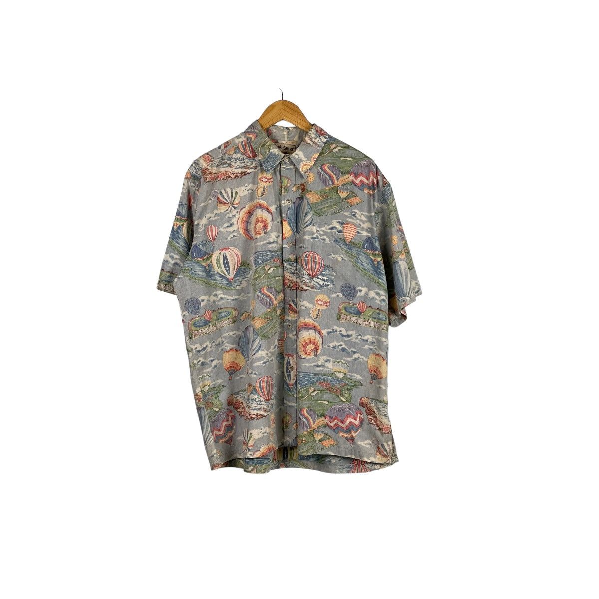 image of Hawaiian Shirt x Made In Hawaii Vintage Cooke Street Honolulu Air Balloon Shirt in Light Blue (Size