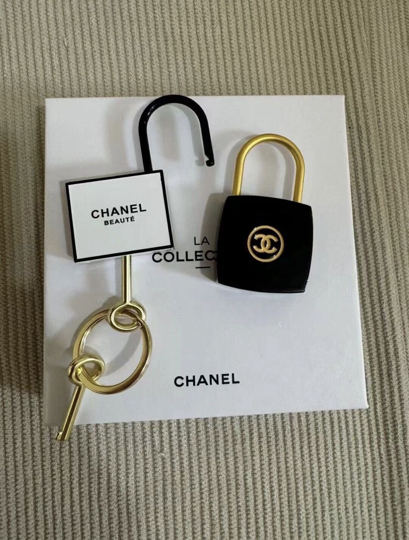 Chanel CHANEL BEAUTE La Collection 2-Pc Pad lock & Key Novelty GWP Size ONE SIZE - 2 Thumbnail