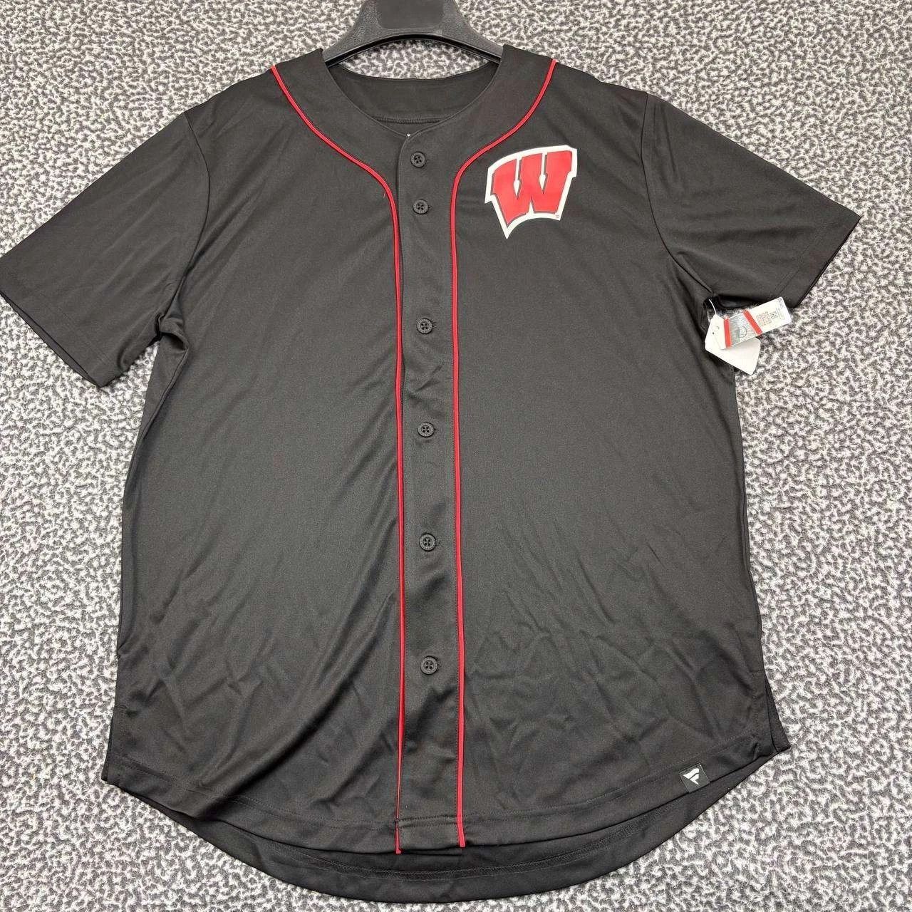 Other Wisconsin Badgers Jersey Shirt Men Button Up Short Sleeve L Size US L / EU 52-54 / 3 - 1 Thumbnail