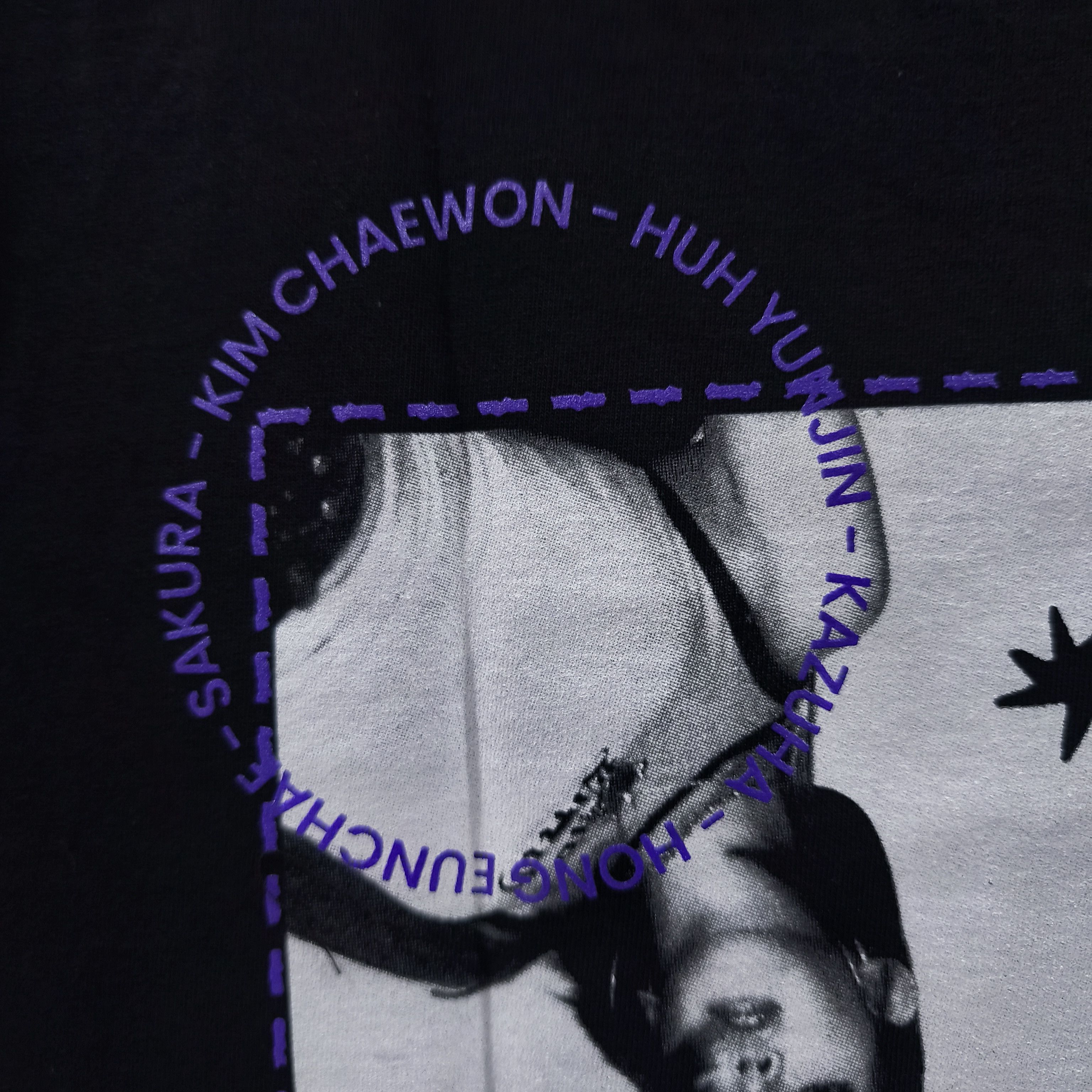 Rap Tees Le Sserafim Pressure V2 T-shirt Size US XL / EU 56 / 4 - 7 Thumbnail