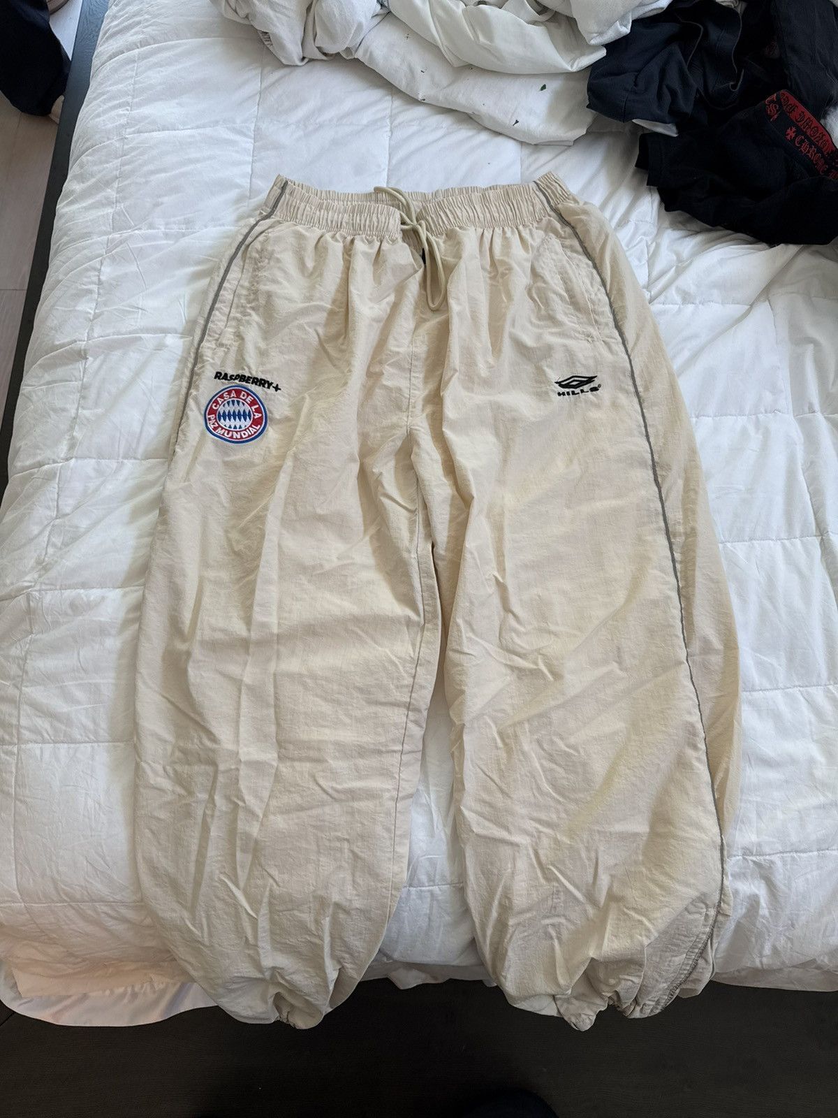 Other GV Gallery parachute raspberry track pants Size US 30 / EU 46 - 1 Thumbnail