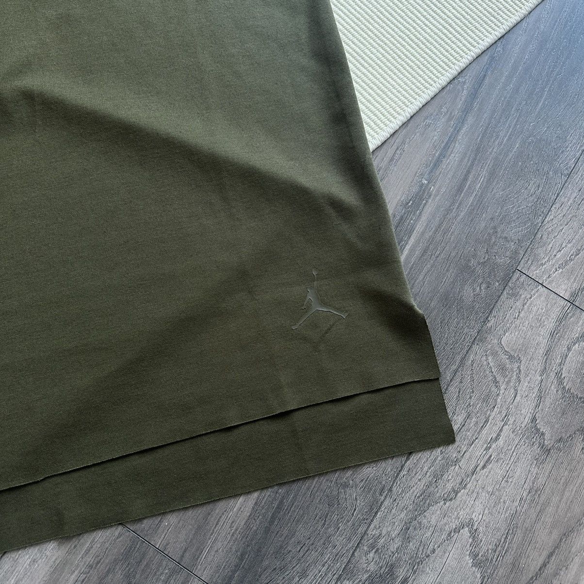 Jordan Brand Jordan Brand Men's Standard Fit Dark Olive Green T-Shirt Size US S / EU 44-46 / 1 - 2 Thumbnail