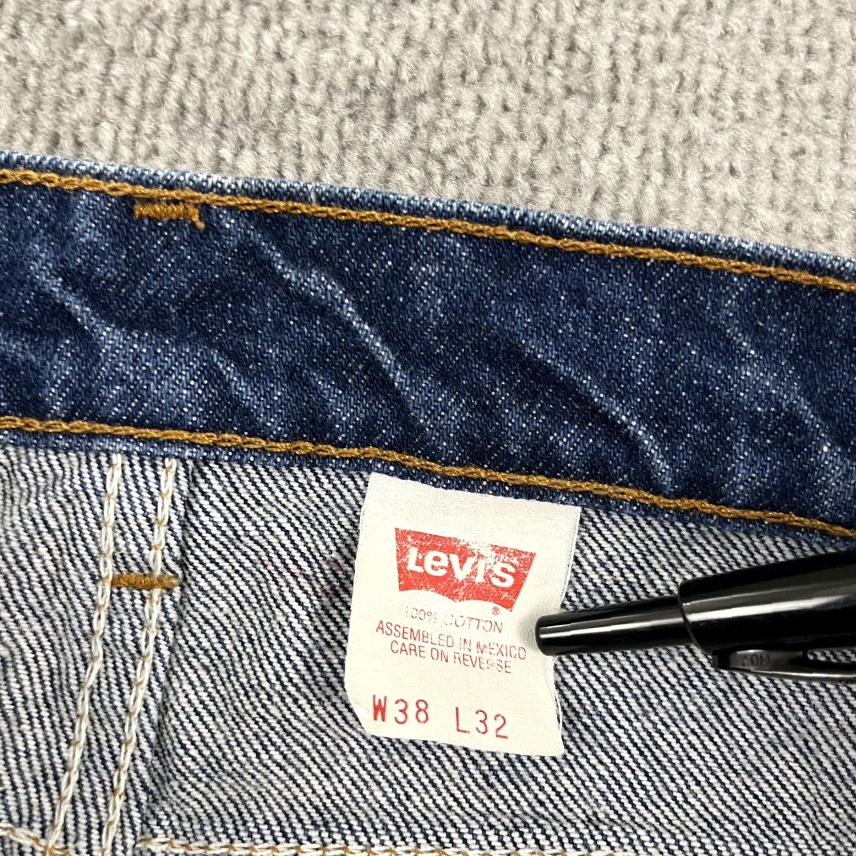 Levi's VINTAGE Levi's Jeans Mens 36 x 32 505 Straight Blue Denim Retro 90s Size US 36 / EU 52 - 5 Thumbnail