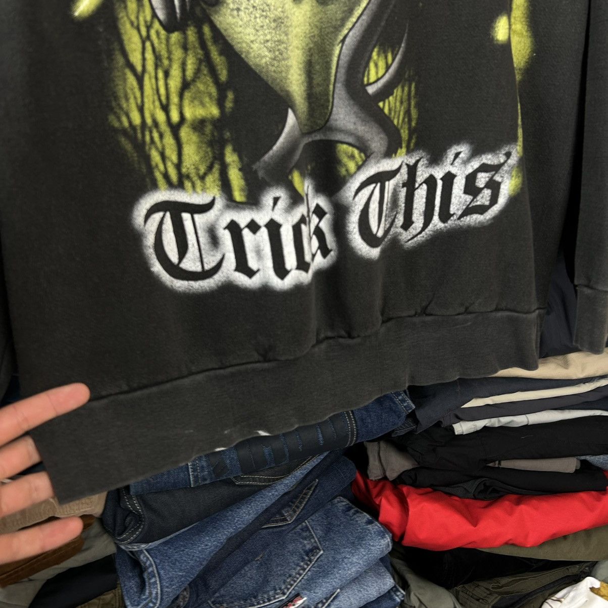 Warner Bros Vintage Looney Tunes Warner Bros 1997 Taz sweatshirt Size US XS / EU 42 / 0 - 6 Thumbnail