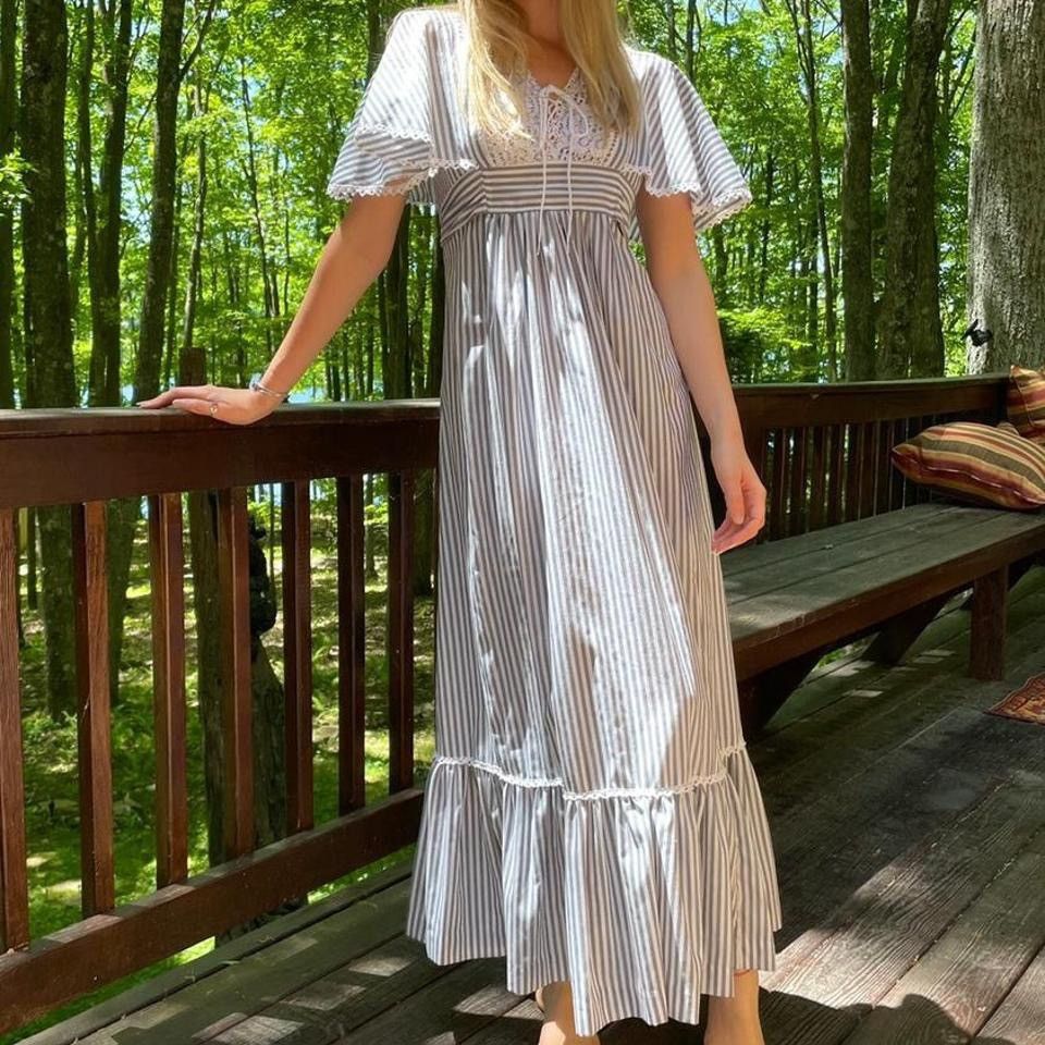 Vintage Vintage 1970s Prairie Maxi Dress Size S / US 4 / IT 40 - 2 Thumbnail