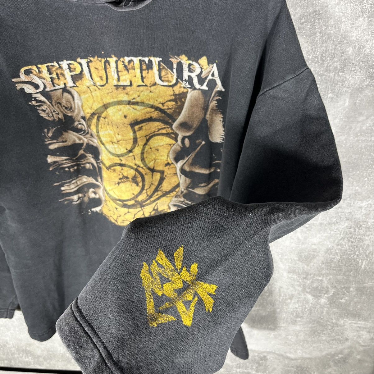 Band Tees SEPULTURA 90S VINTAGE MASK HOODIE SWEATSHIRT AGAINST Size US XL / EU 56 / 4 - 5 Thumbnail