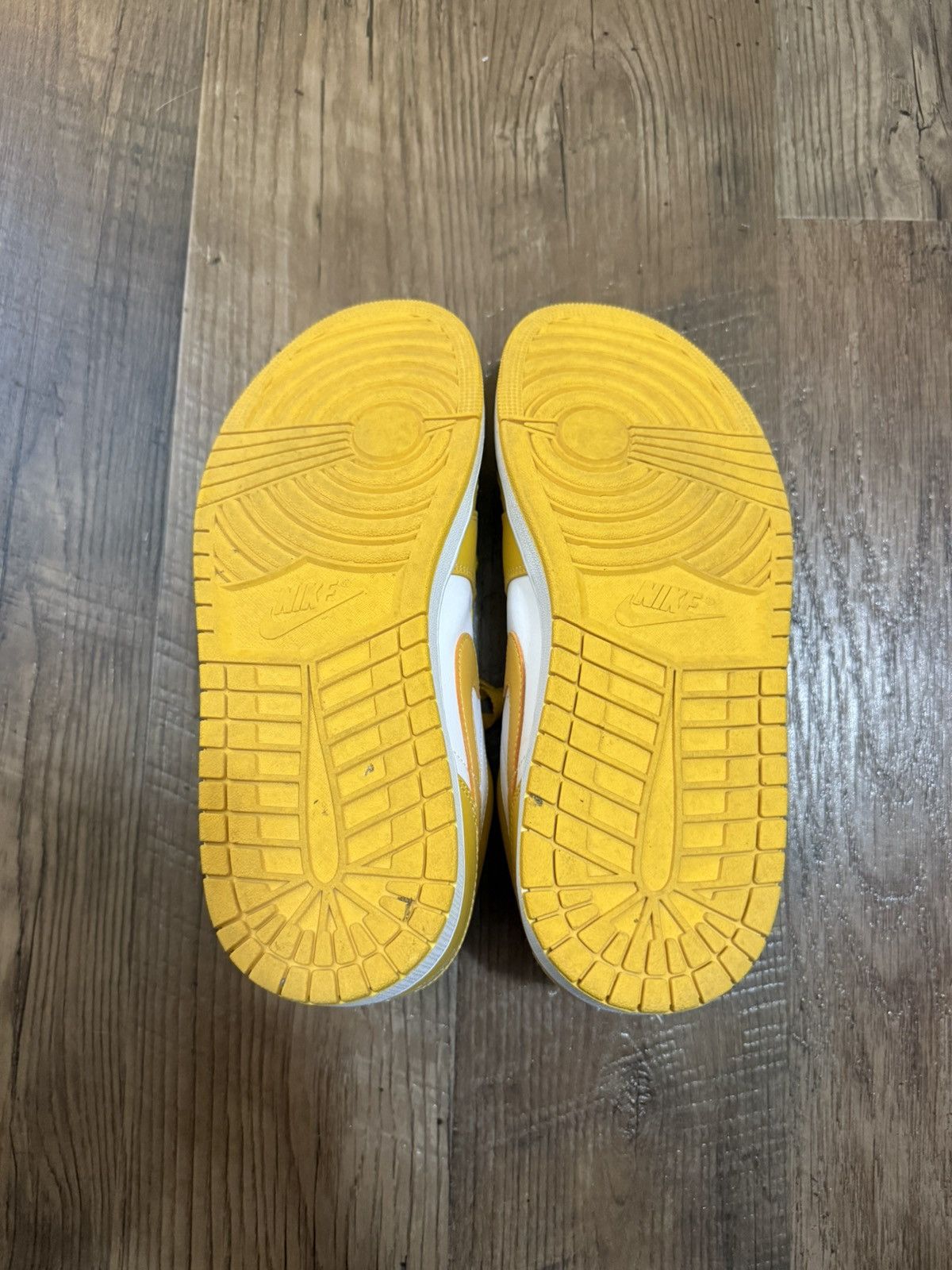 Jordan Brand Jordan 1 Low Pollen Size US 10.5 / EU 43-44 - 4 Thumbnail