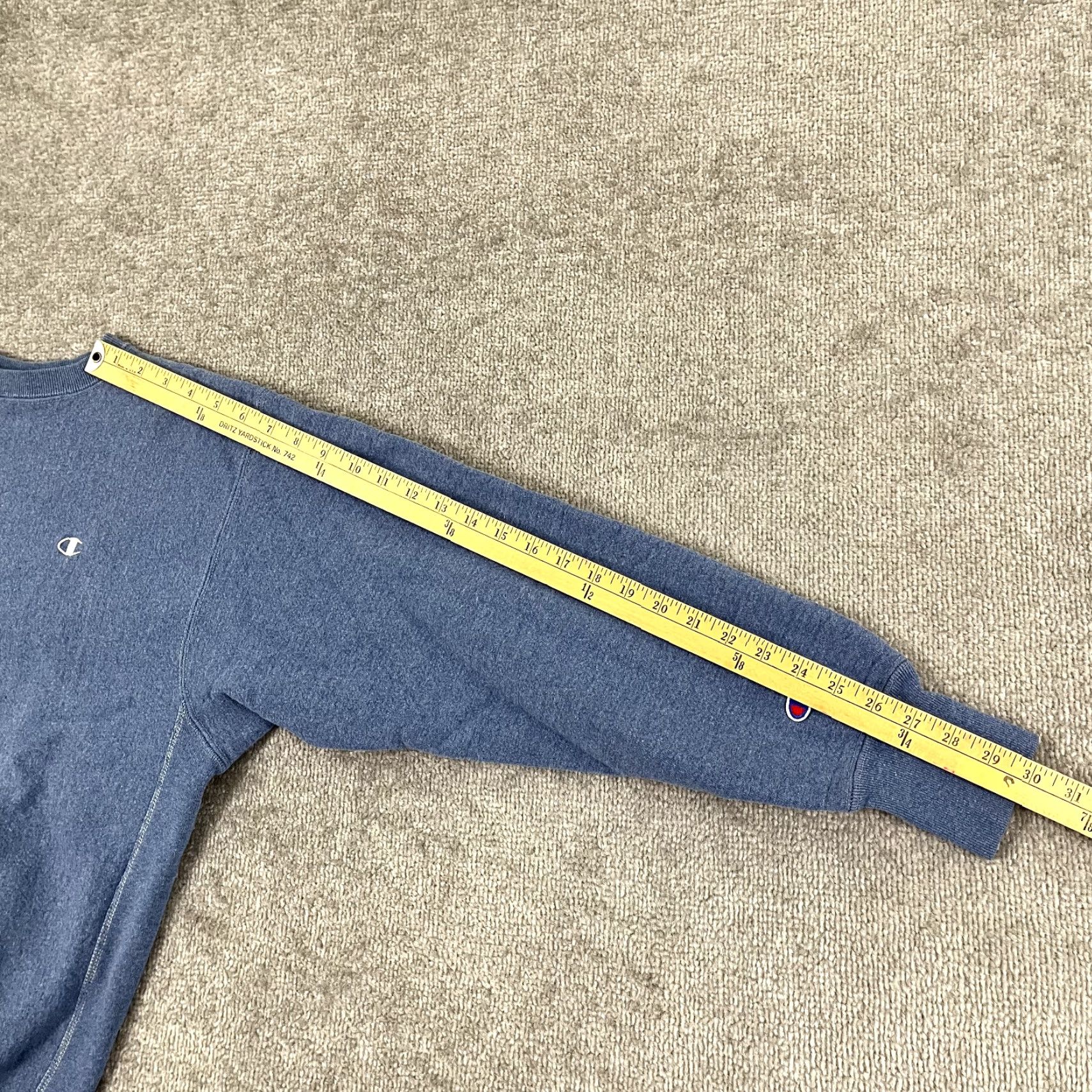 Champion VINTAGE Champion Sweatshirt Adult XL Blue Reverse Weave Crewneck Pullover USA 90s Classic Retro Logo Embroidered Mens/Womens? Size US XL / EU 56 / 4 - 7 Thumbnail